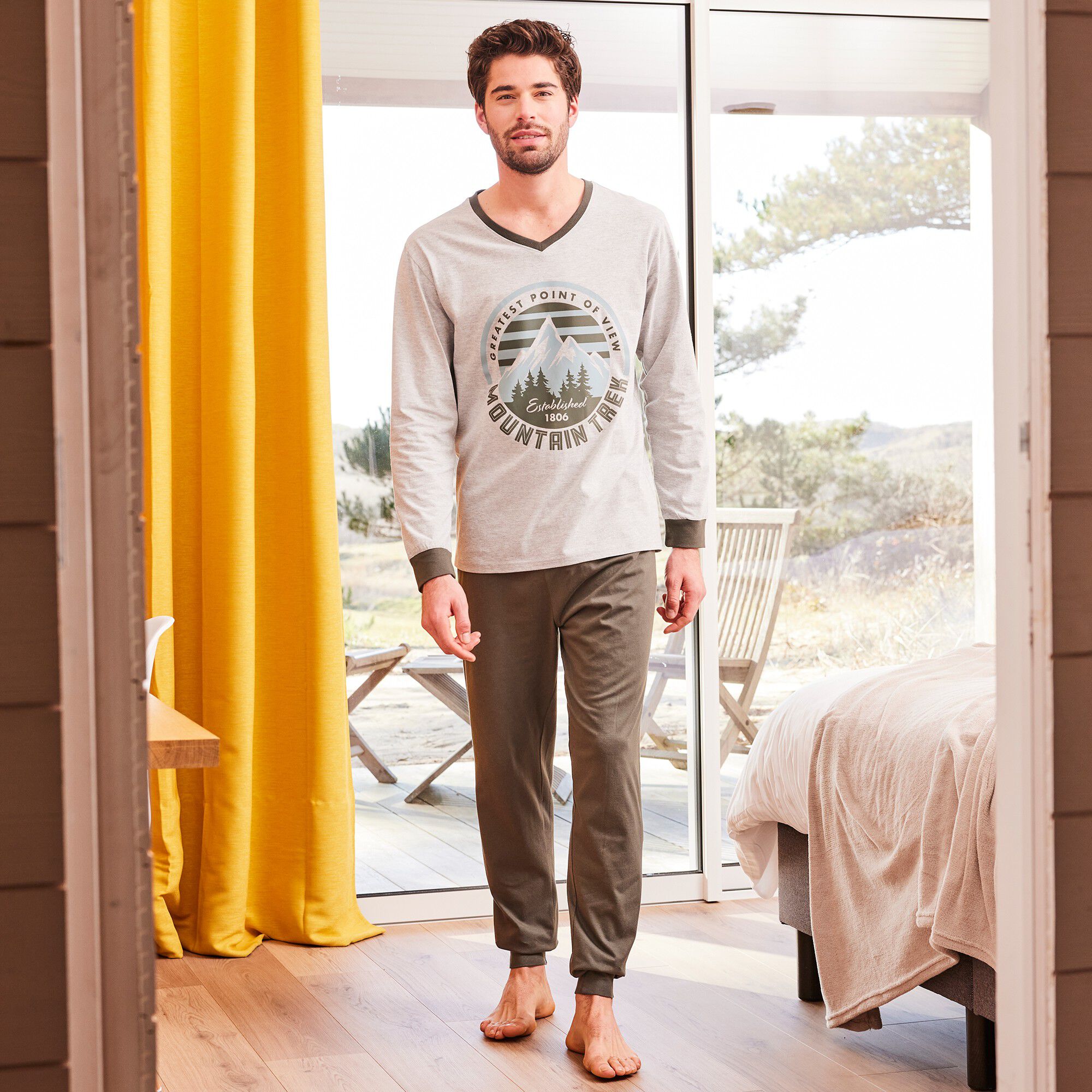 Pyjama pantalon col V contrasté manches longues