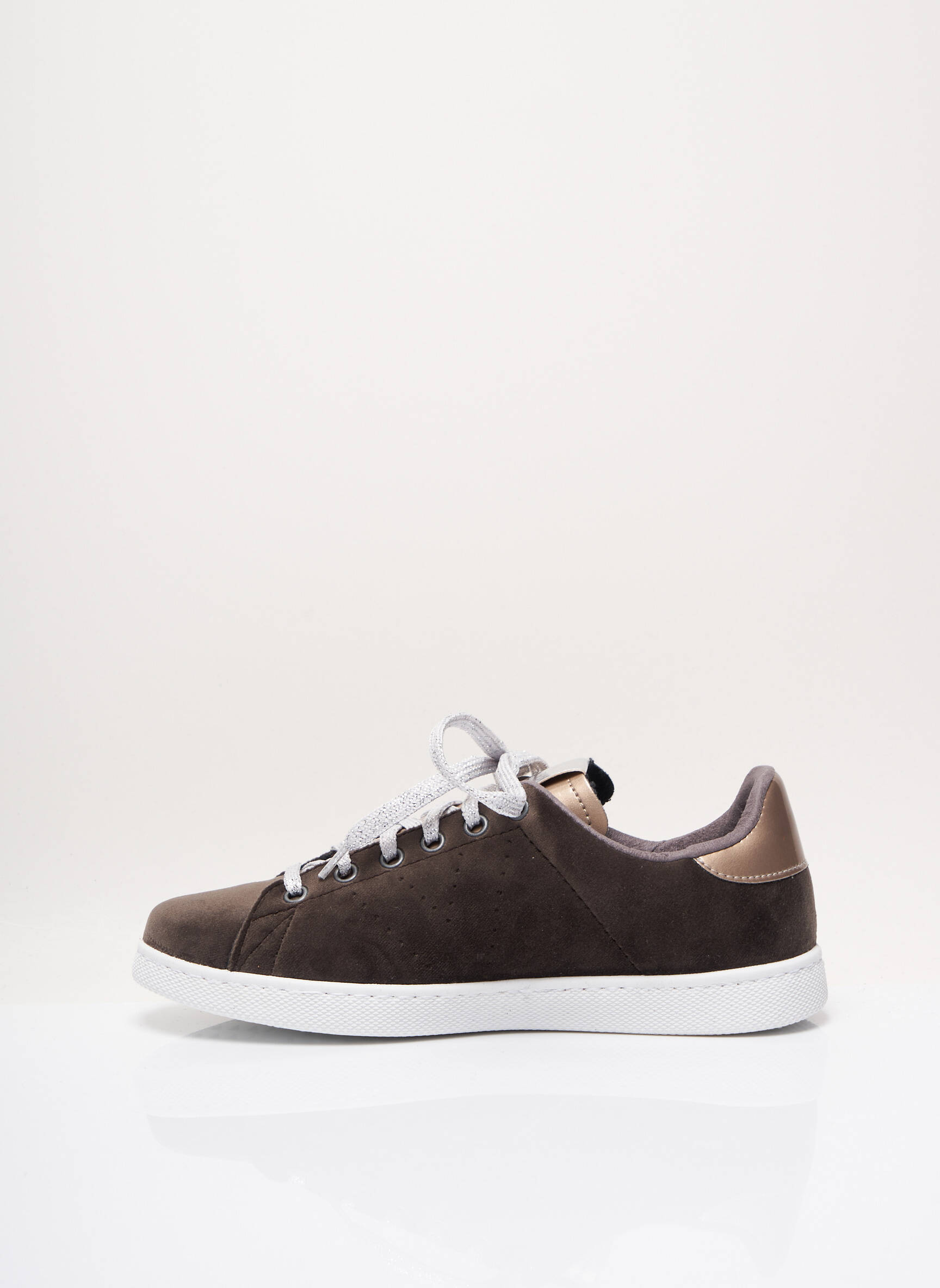 Victoria Baskets Femme couleur gris