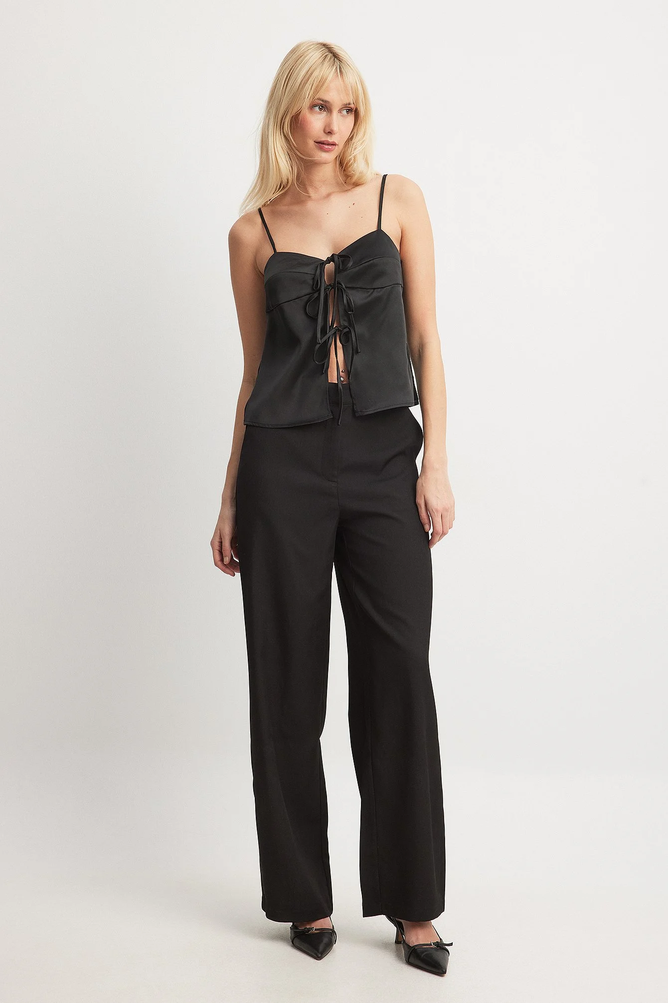 Satin-Singlet mit Bindeband vorne