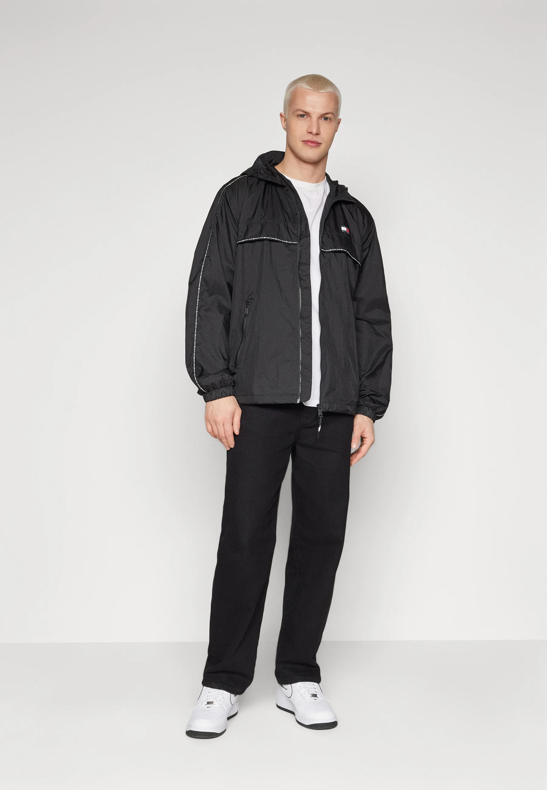 Tommy Jeans CHICAGO TAPE WINDBREAKER - Chaqueta ligera