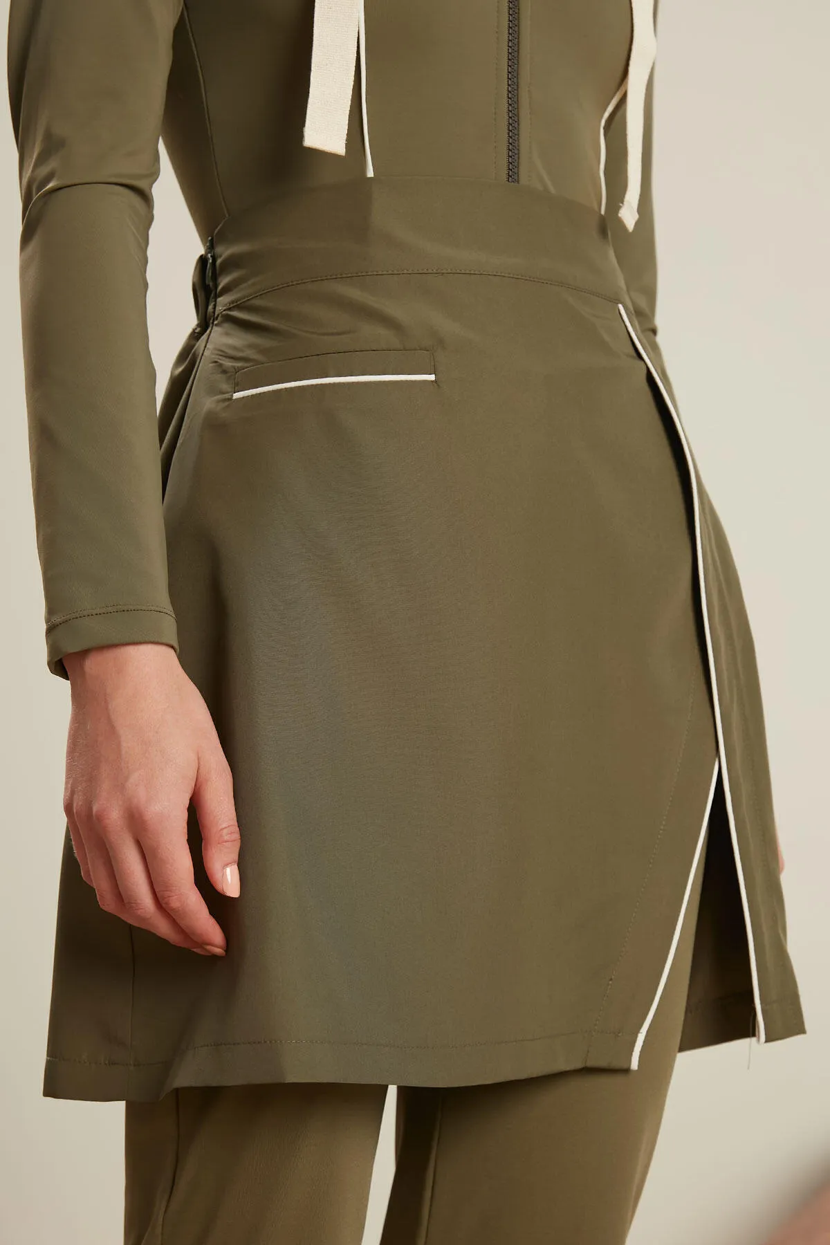 Manuka  Gerippter Hijab-Badeanzugrock in Khaki