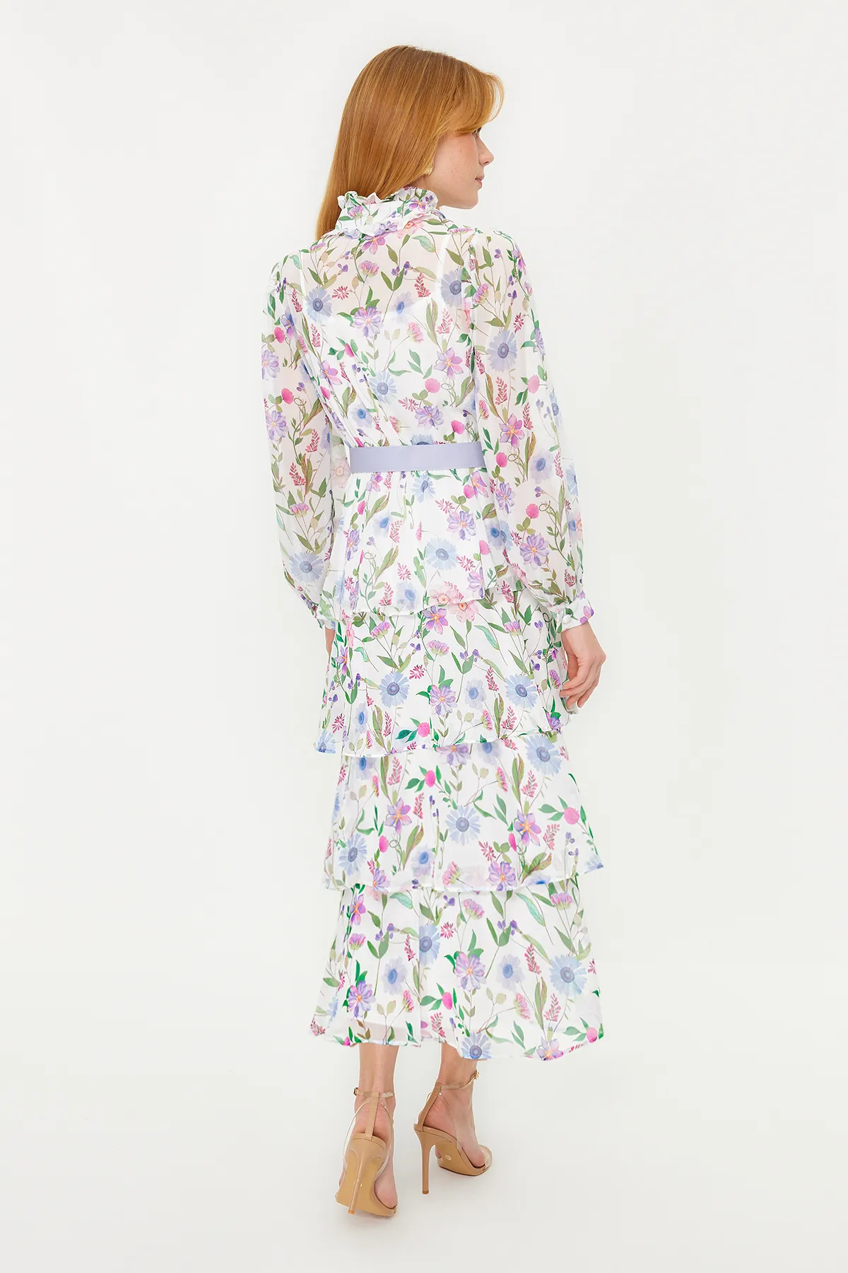 Trendyol Modest  Blaues, mit Gürtel gefüttertes, gewebtes Kleid aus Chiffon mit Blumenmuster TCTSS24EB00024