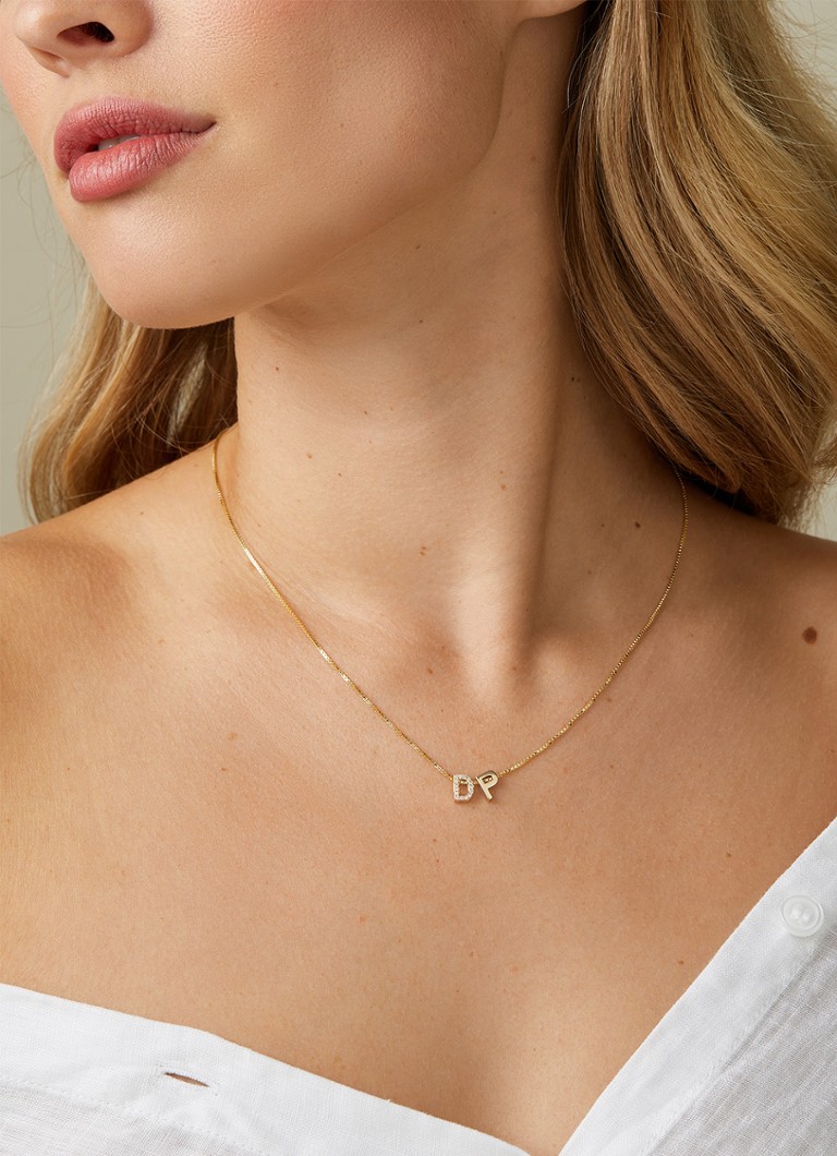 Pandantiv cu vârf de diamant din aur galben, diamant de 0.04ct, alfabet