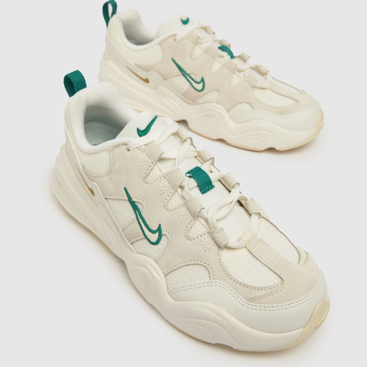 Nike Tech Hera – Vita och beige träningsskor