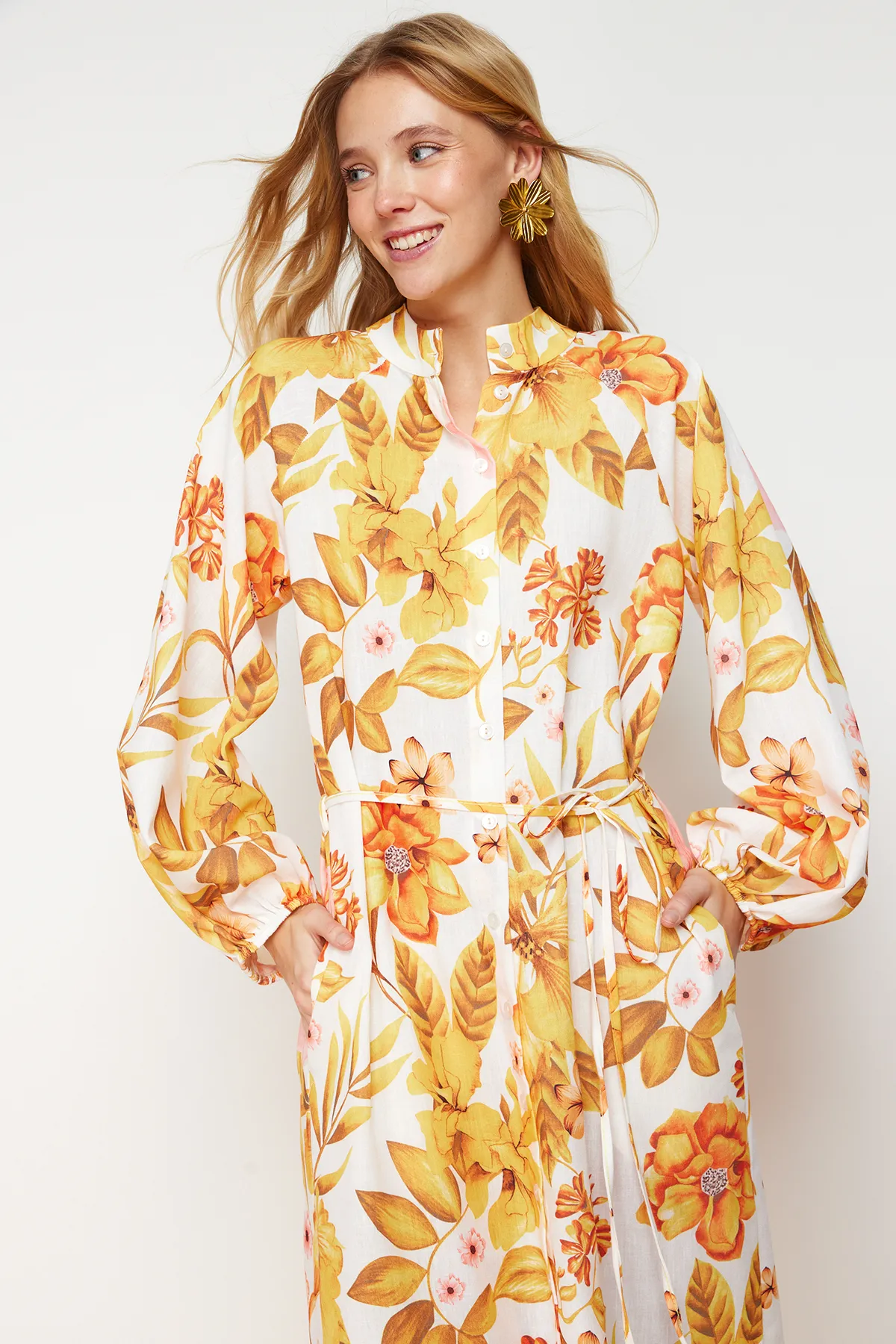 Trendyol Modest  Ecrufarbenes, gewebtes Hemdblusenkleid in Leinenoptik TCTSS24EB00106