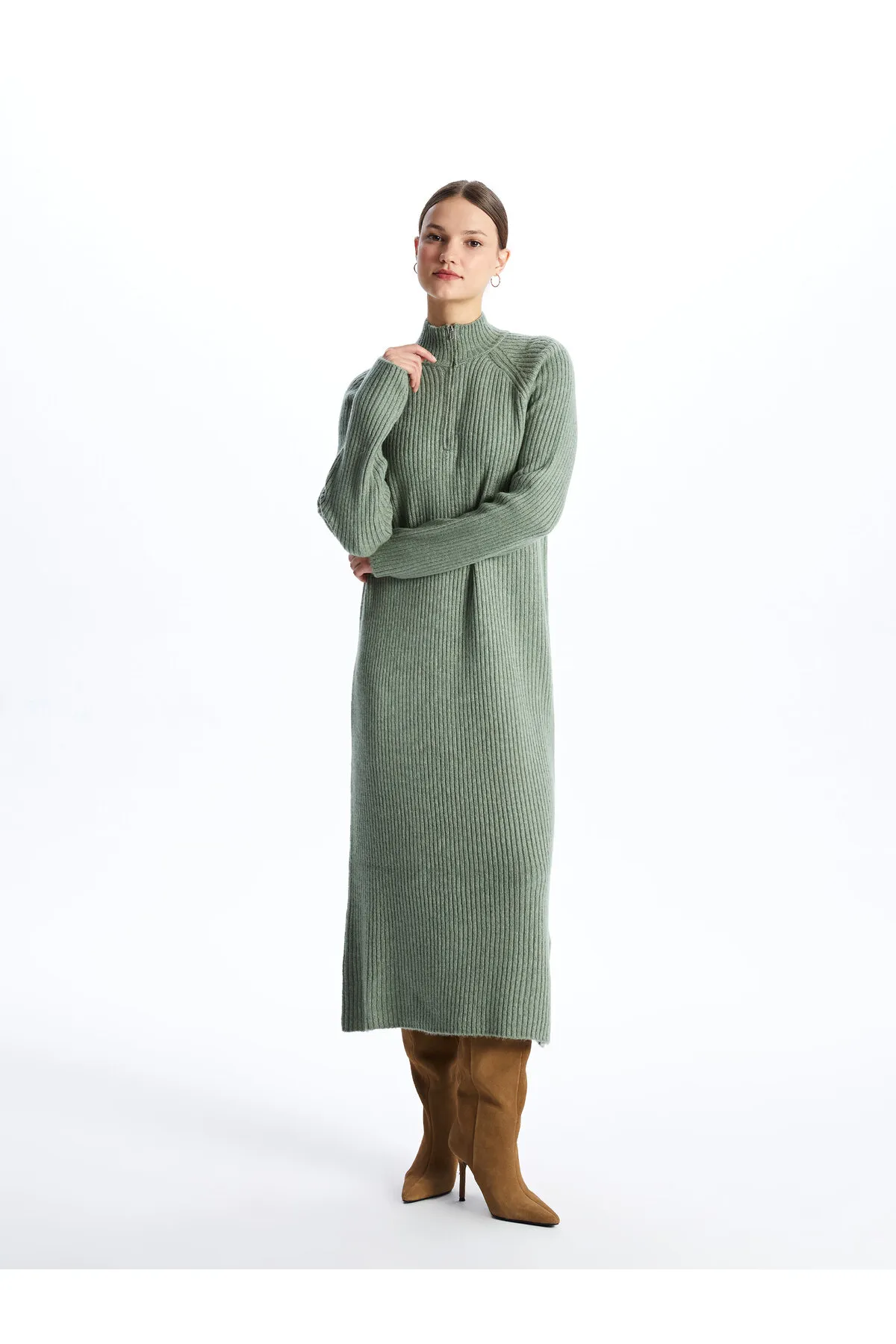 LC Waikiki  Einfarbiges, langärmliges Damen-Strickkleid mit hohem Kragen