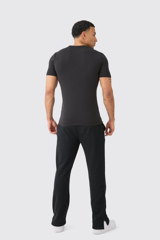 Muscle-Fit T-Shirt