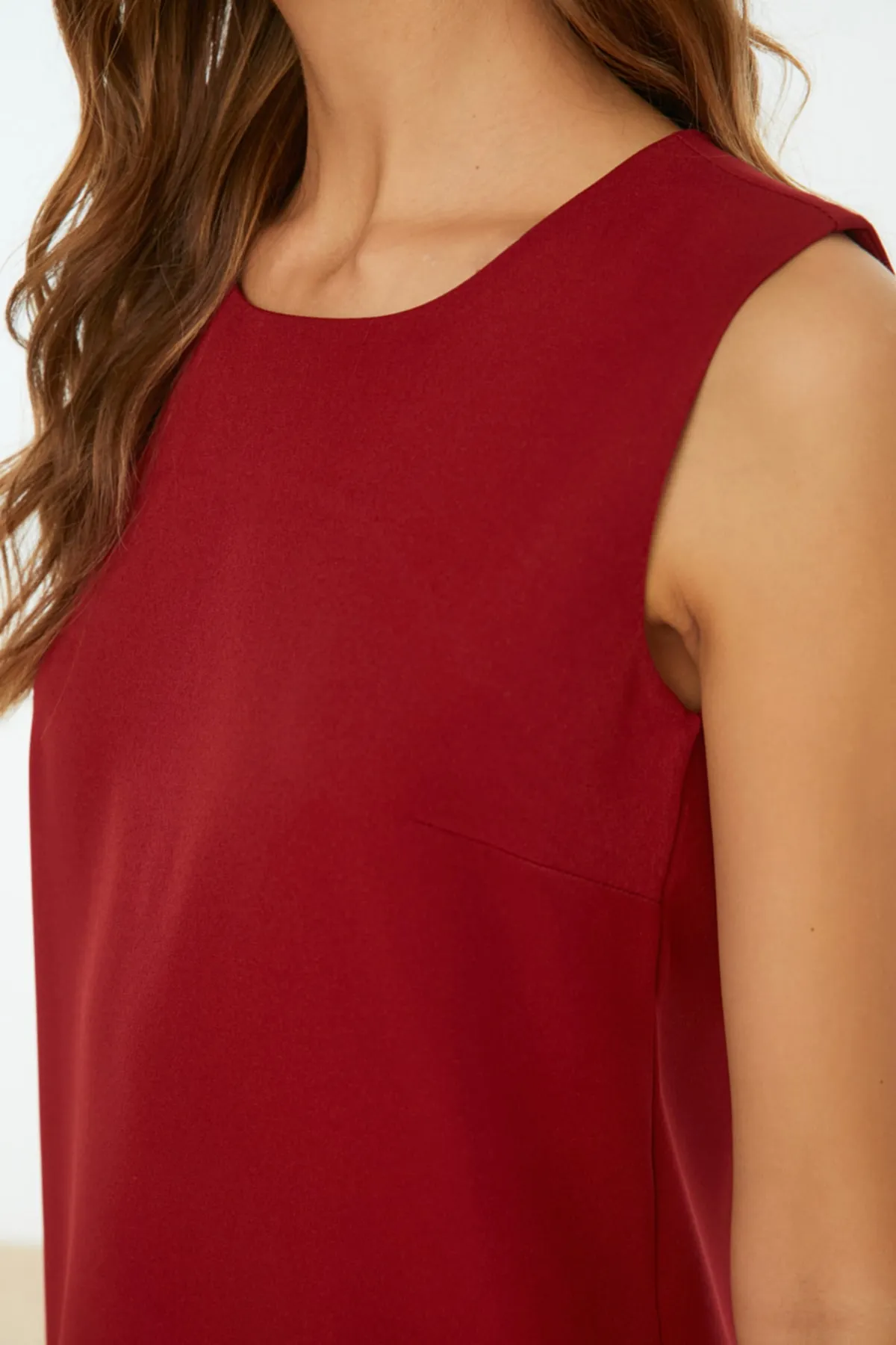 Trendyol Collection  Ärmelloses, bordeauxrotes Basic-Webkleid TWOSS19FG0063