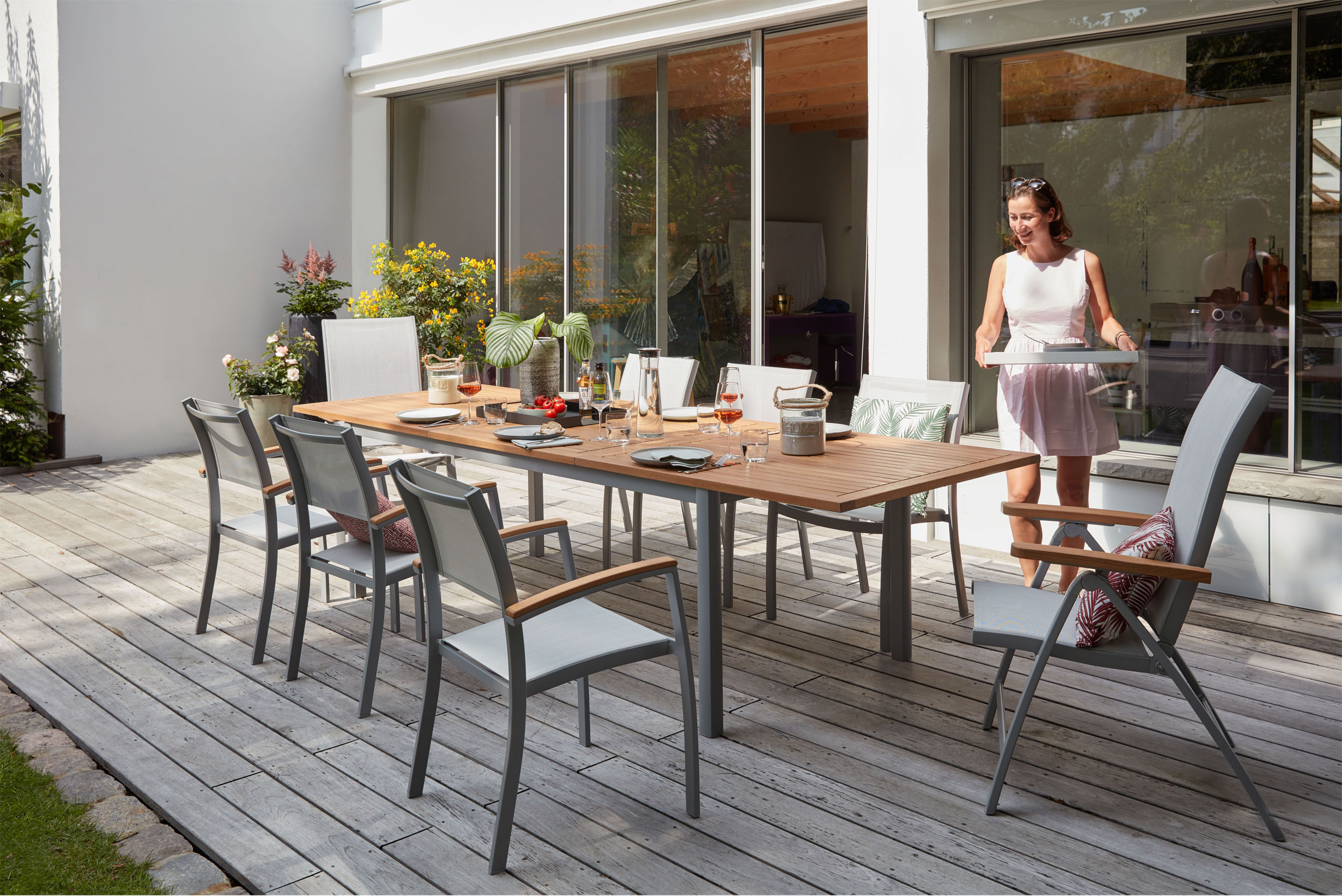 OUTDOORGartentisch ausziehbar grau