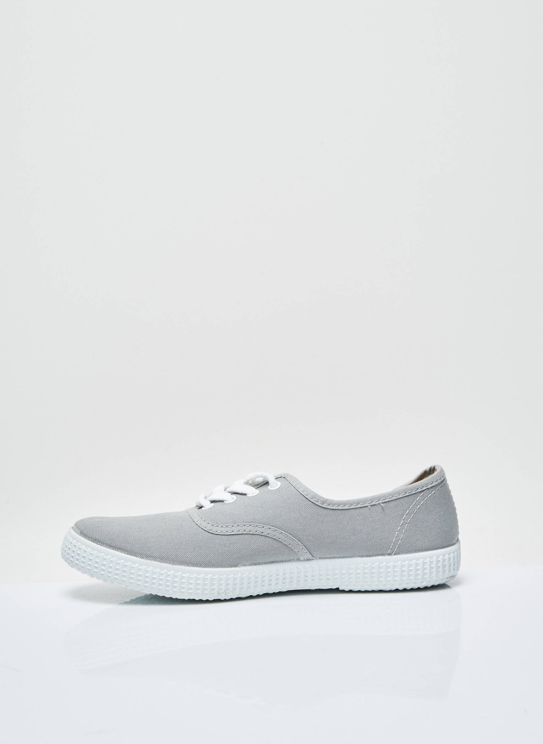 Victoria Baskets Unisexe couleur gris