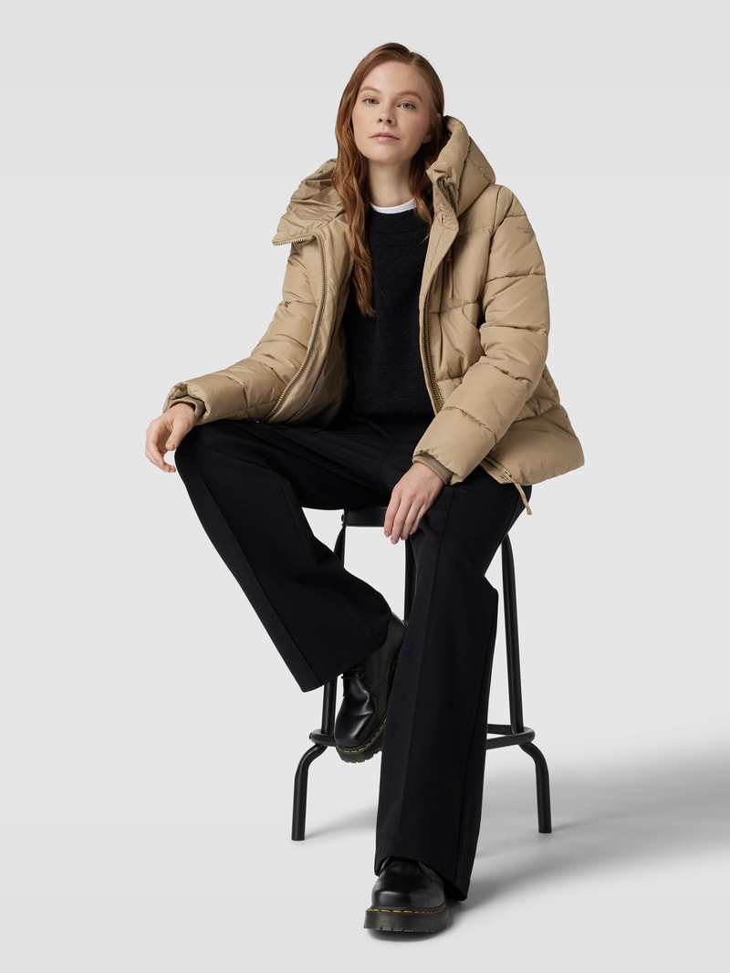 Steppjacke mit Kapuze in beige