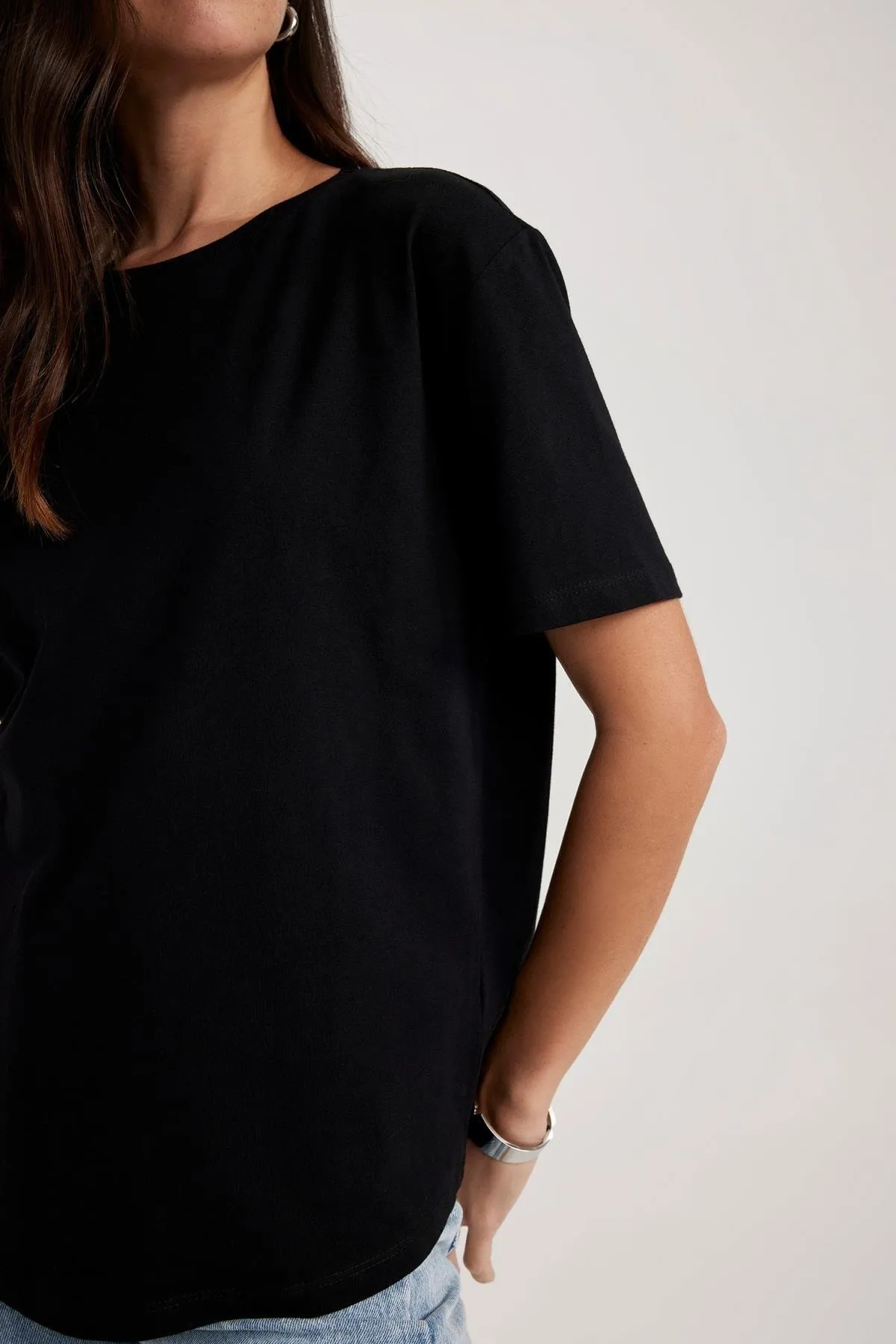 DeFacto  Kurzarm-T-Shirt mit normaler Passform und Rundhalsausschnitt