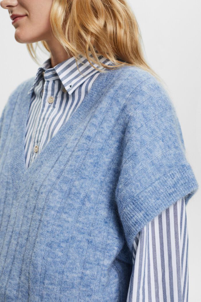 Oversize Rippstrickpullover mit V-Ausschnitt
