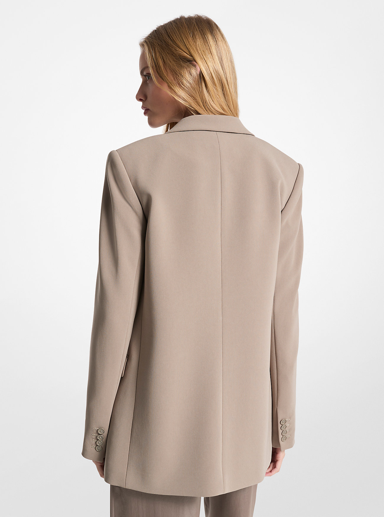 BTTN Herreblazer, Satengtopp, Satengbukser med vide ben, Bryant SM Conv Xbody, Irene Flat Thong-sandal, Monte Carlo-solbriller - CHESTNUT