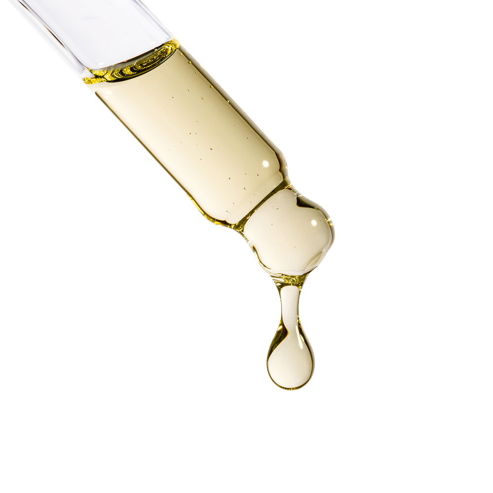 augustinus bader The Hair Oil Sublime instantanément l’apparence et la texture des cheveux tout en nourrissant