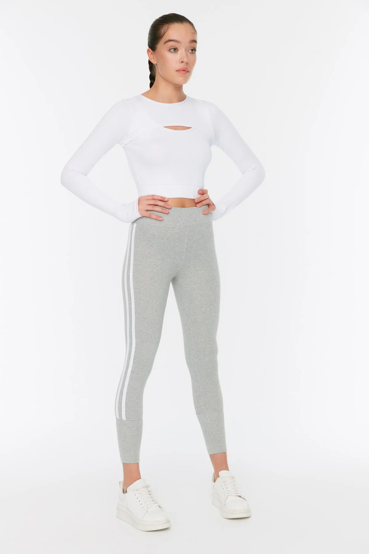 Trendyol Collection  Graue, detaillierte Strick-Sportstrumpfhose in voller Länge TWOSS21TY0011