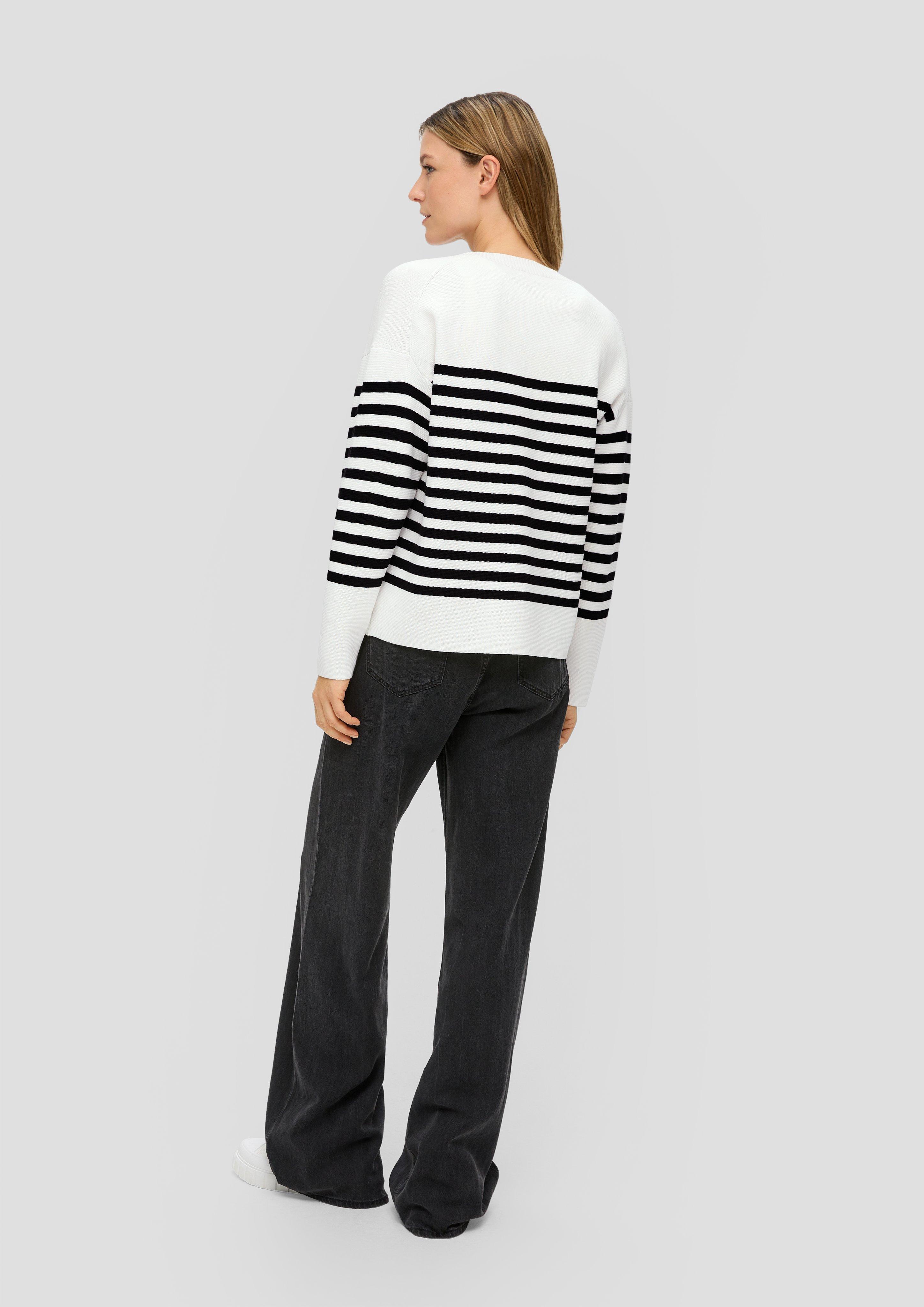 Strickjacke in gestreiftem Muster  2141981-02G5