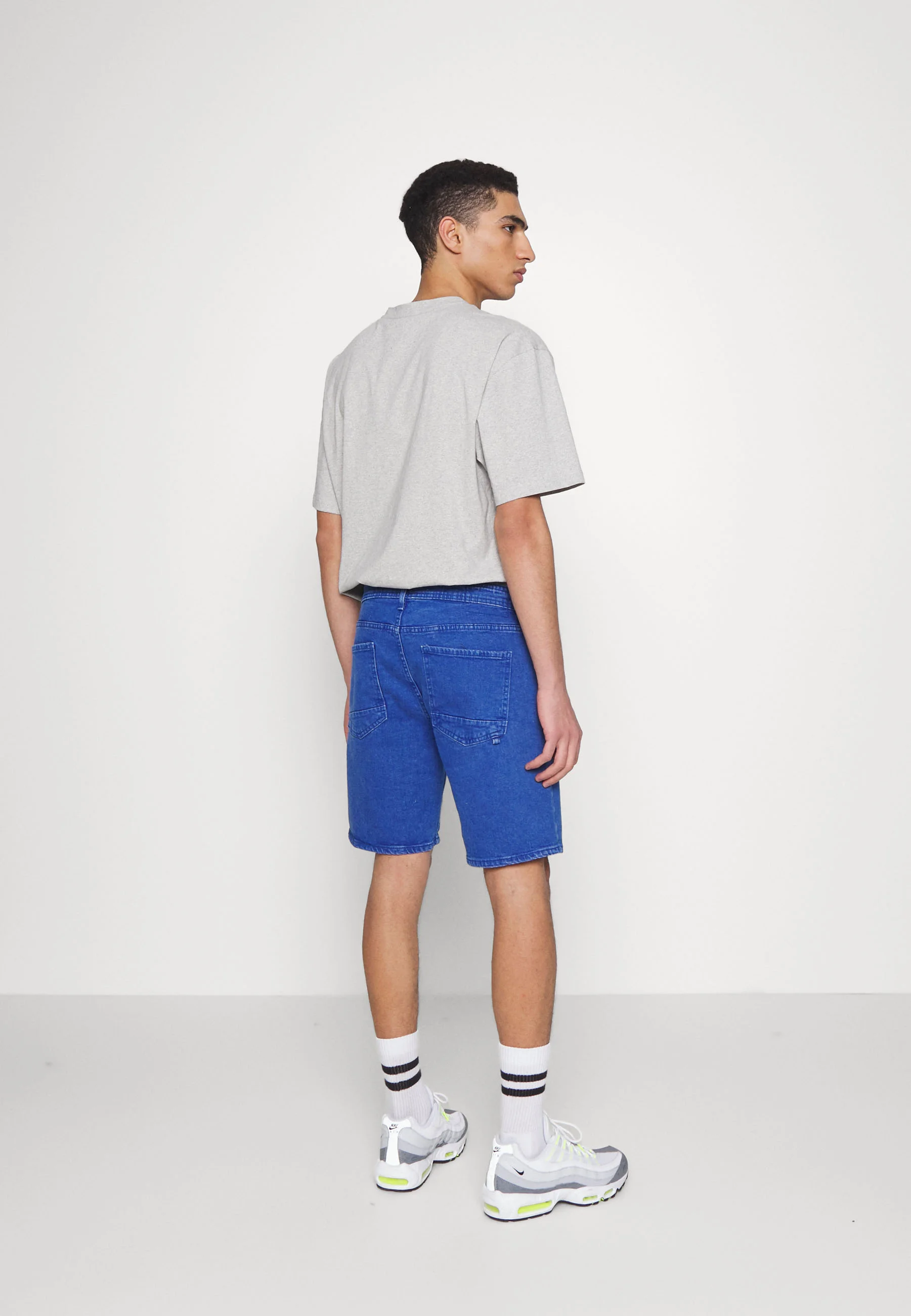 Pantalones cortos de algodón sobre mezclilla