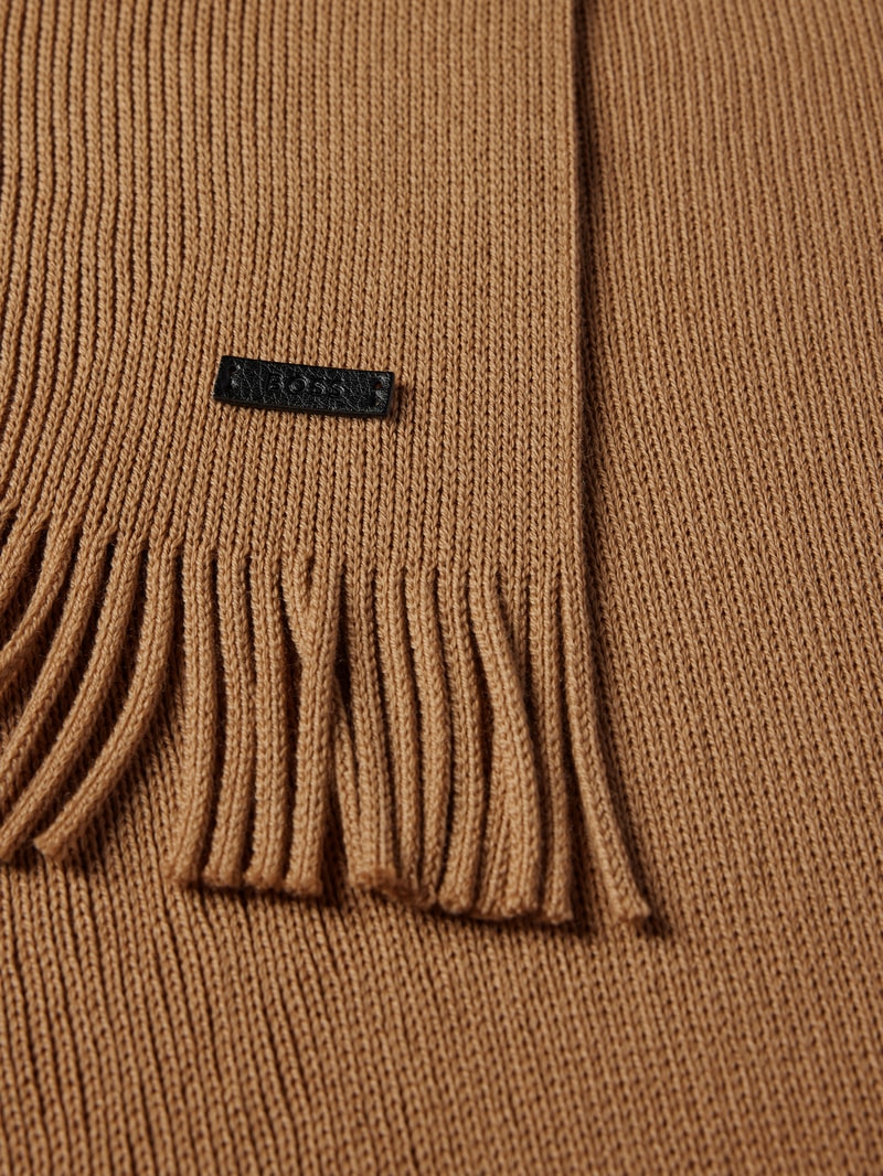 Strickschal mit Fransen Modell 'Albas' in camel