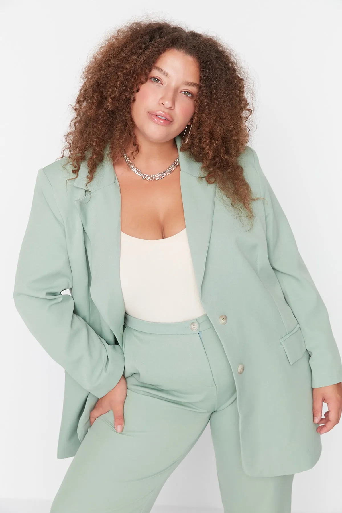Trendyol Curve  Grüne Oversize-Blazerjacke TBBAW23AG00006