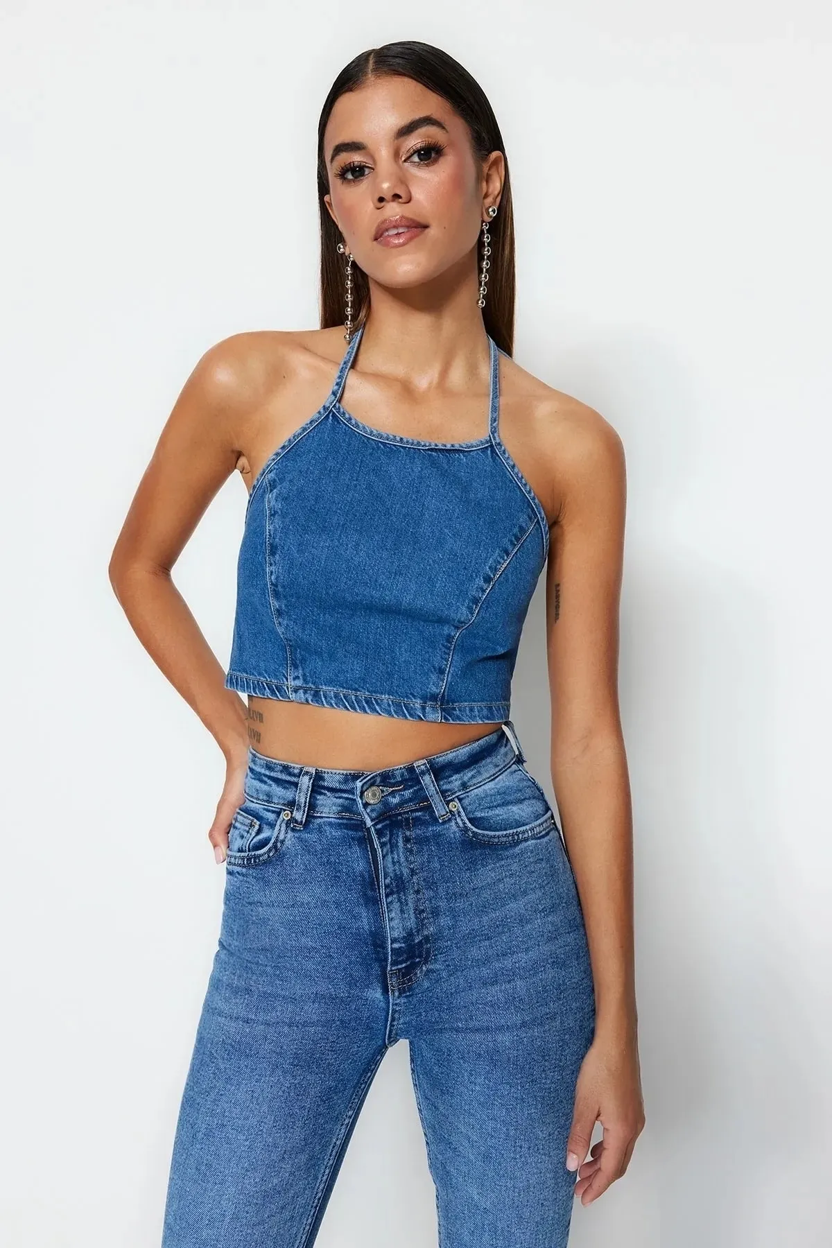Trendyol Collection  Dunkelblaues Neckholder-Jeans-Bustier TWOSS23BS00011