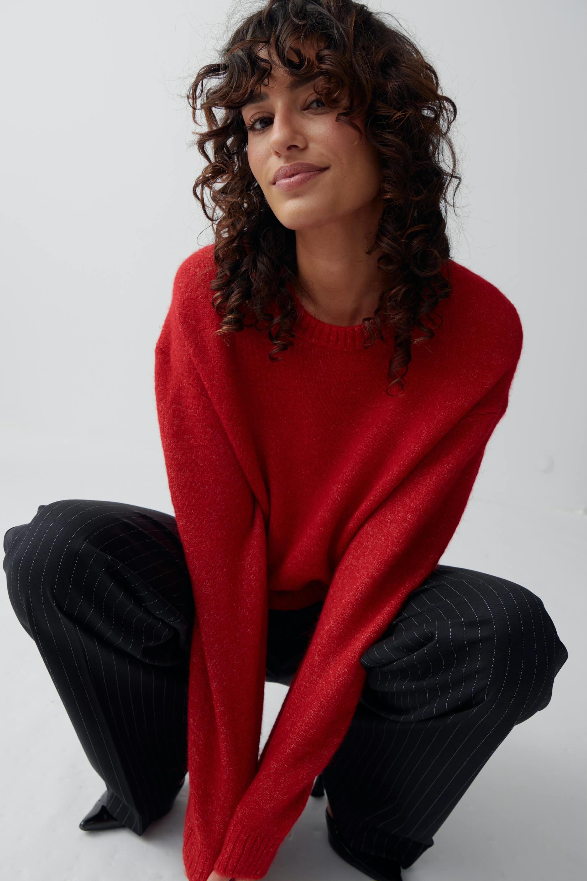 Crew neck knitted sweater