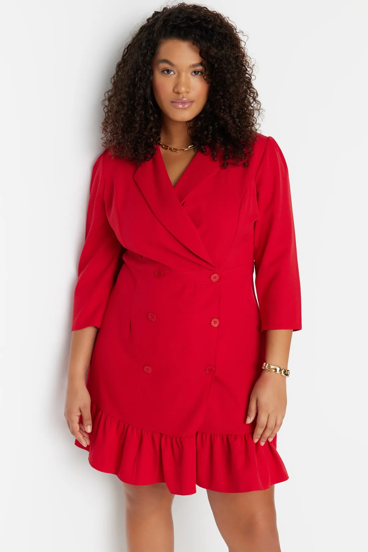 Trendyol Curve  Rotes ungefüttertes Mini-Jackenkleid aus Webstoff mit Dreiviertelärmeln in Übergröße TBBAW23AH00042