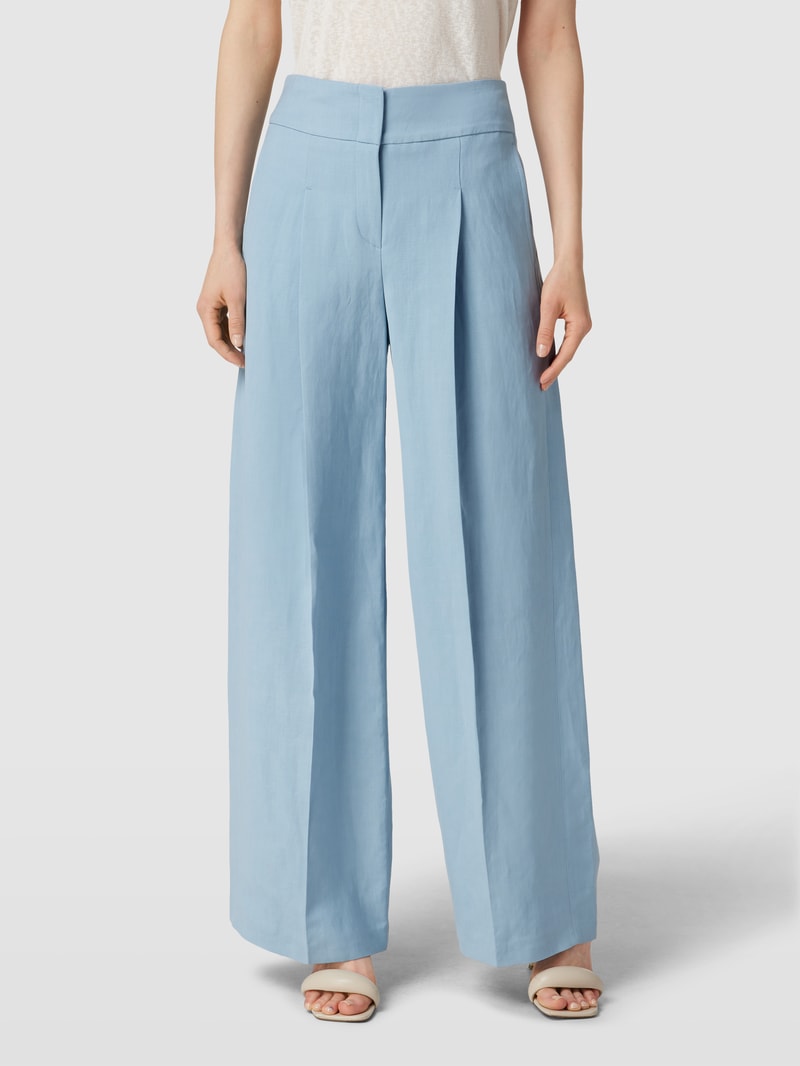 Hose mit Bundfalten in hellblau