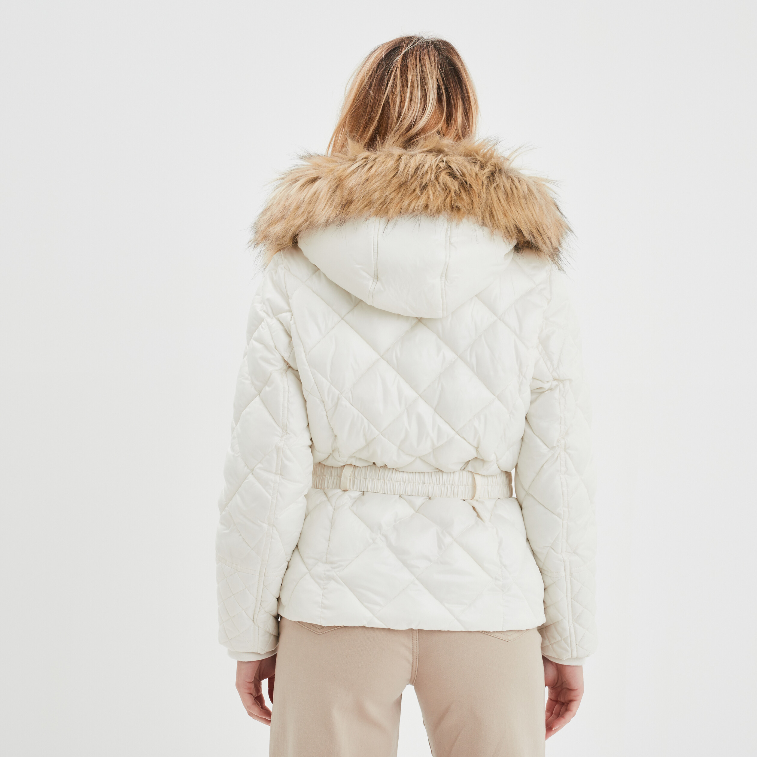 Doudoune matelassée ceinture et capuche beige femme | La Halle