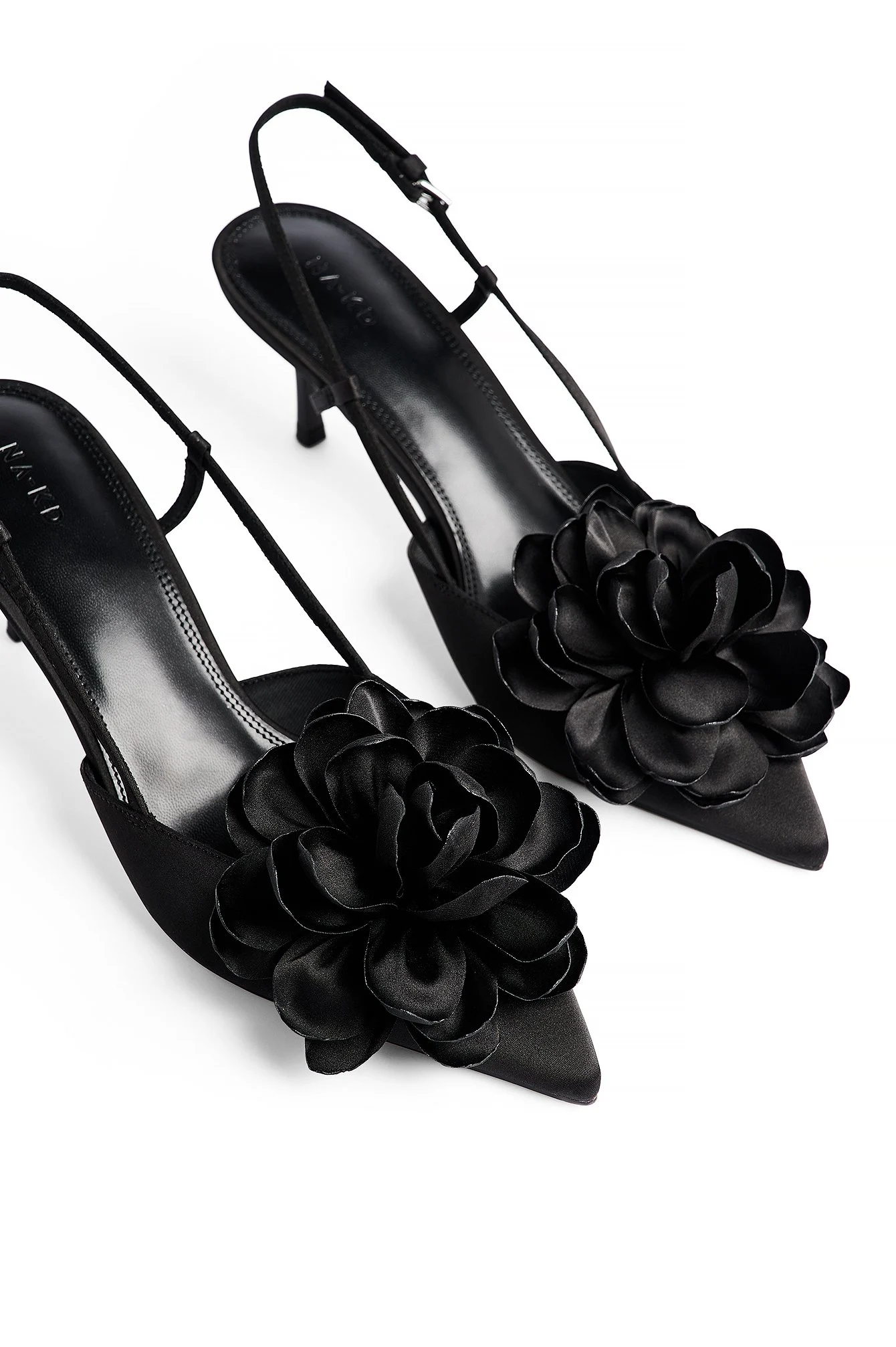 Slingback-Pumps mit Blumendetail