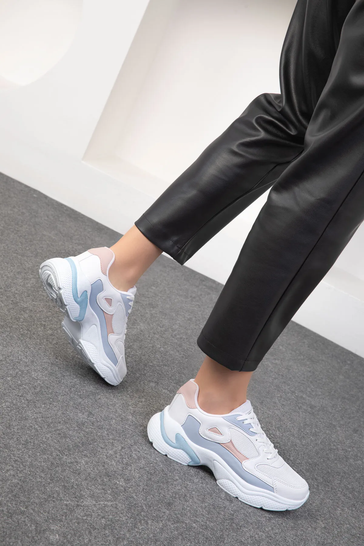 SOHO  Weiß-Puder-Blaue Damen Sneakers 18147