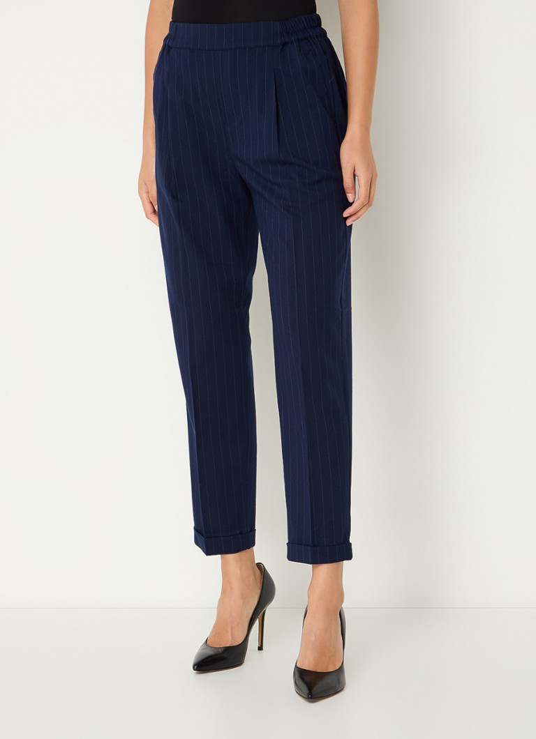Pantaloni scurți Benetton cu talie înaltă și bretele delicate, croiți pe silueta.