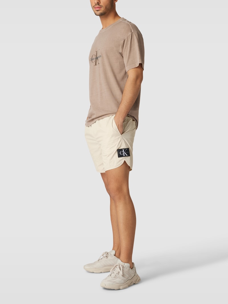Shorts mit Label-Patch Modell 'WOVEN' in sand