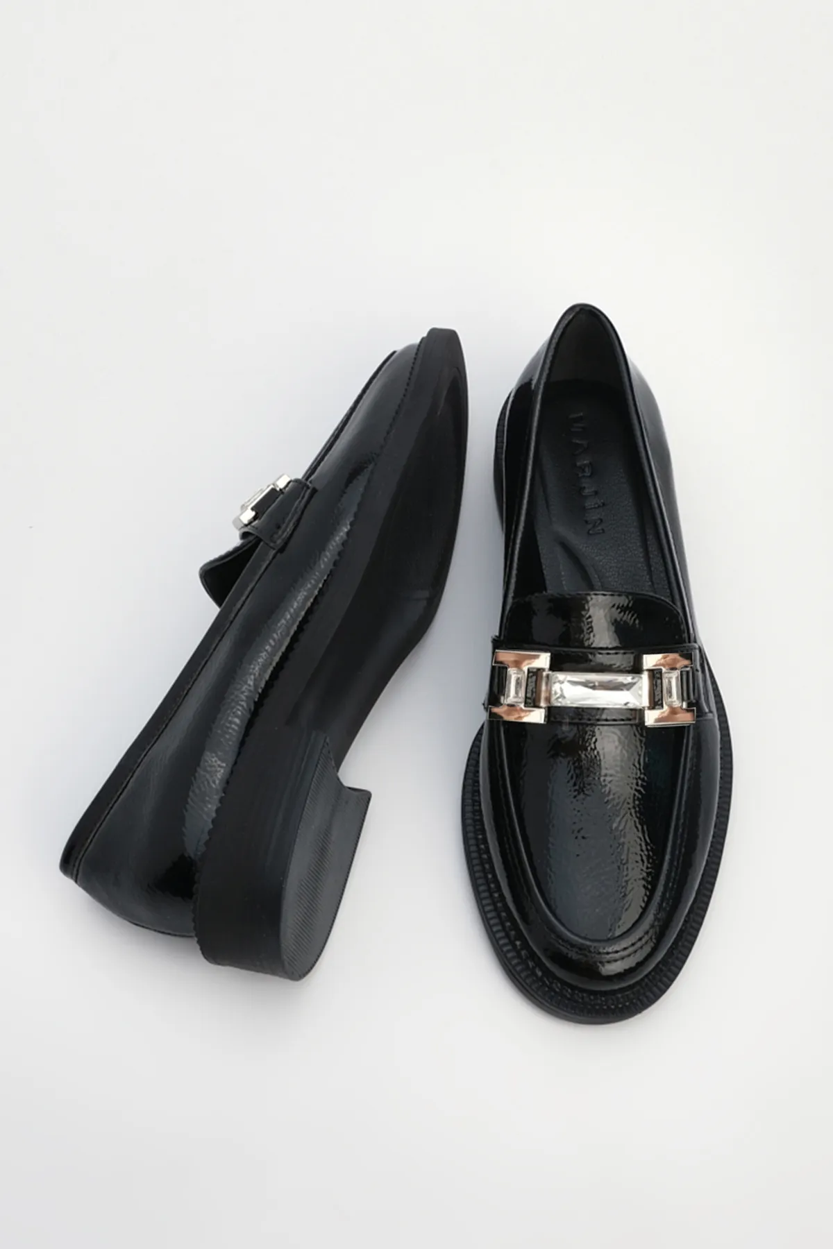 Marjin  Damen-Loafer mit Steinschnalle, Freizeitschuhe, Hosre, schwarzes Lackleder