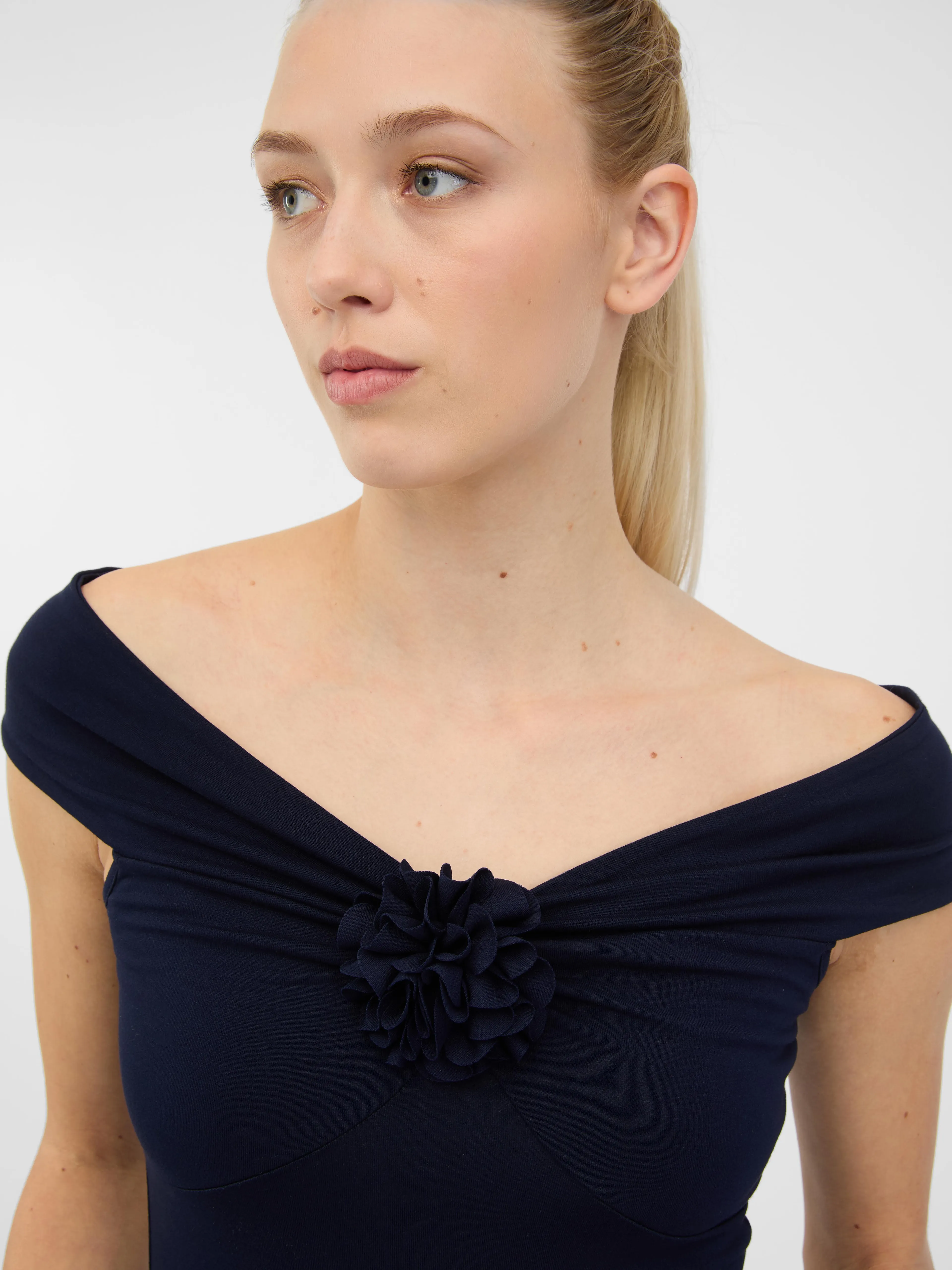 Schwarzes Damen-Kurzarm-T-Shirt mit Applikation ORSAY