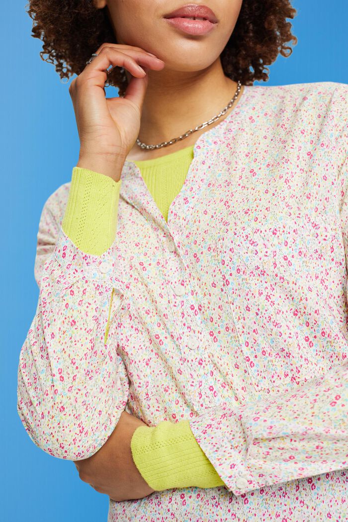 Florale Bluse mit V-Ausschnitt und Knöpfen