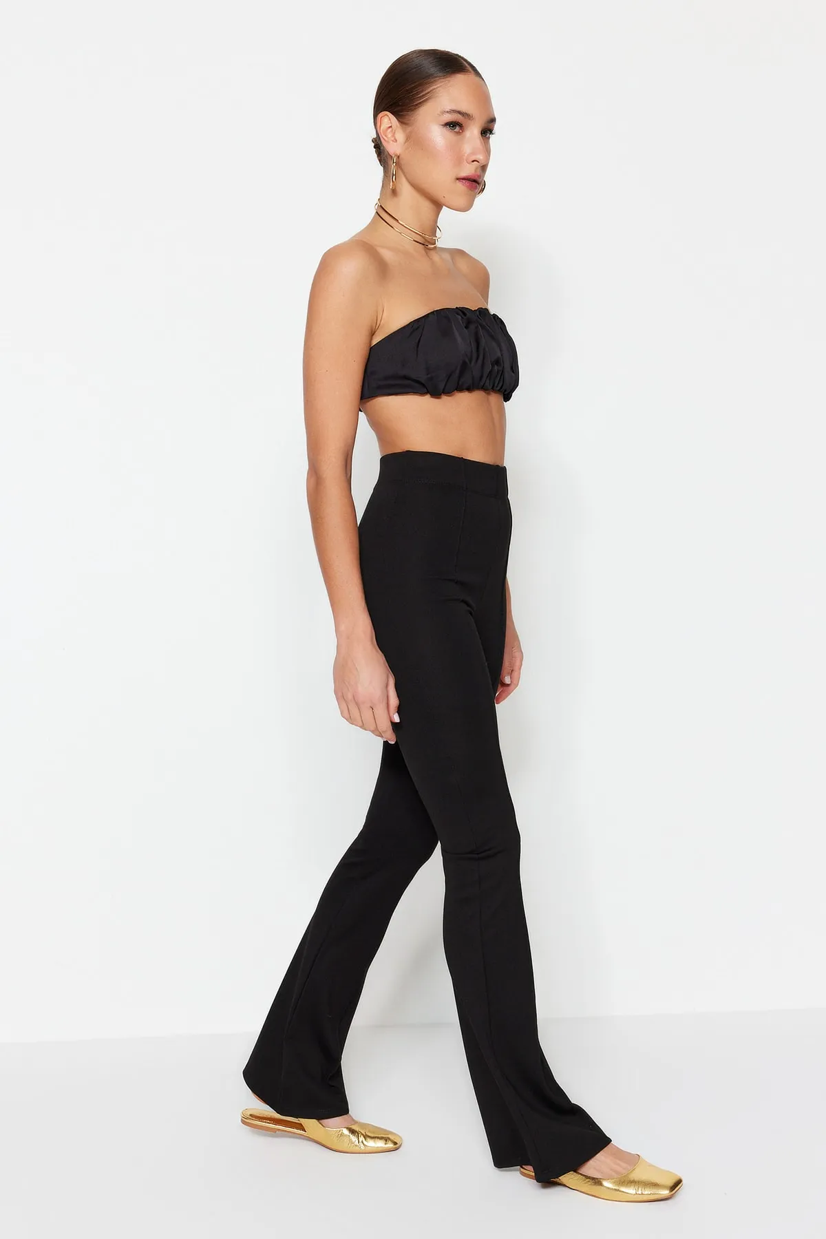 Trendyol Collection  Schwarze, gerippte, ausgestellte Hose mit elastischem Bund/Spanisches Bein, hohe Taille, gestrickte Hose TWOSS20PL0342