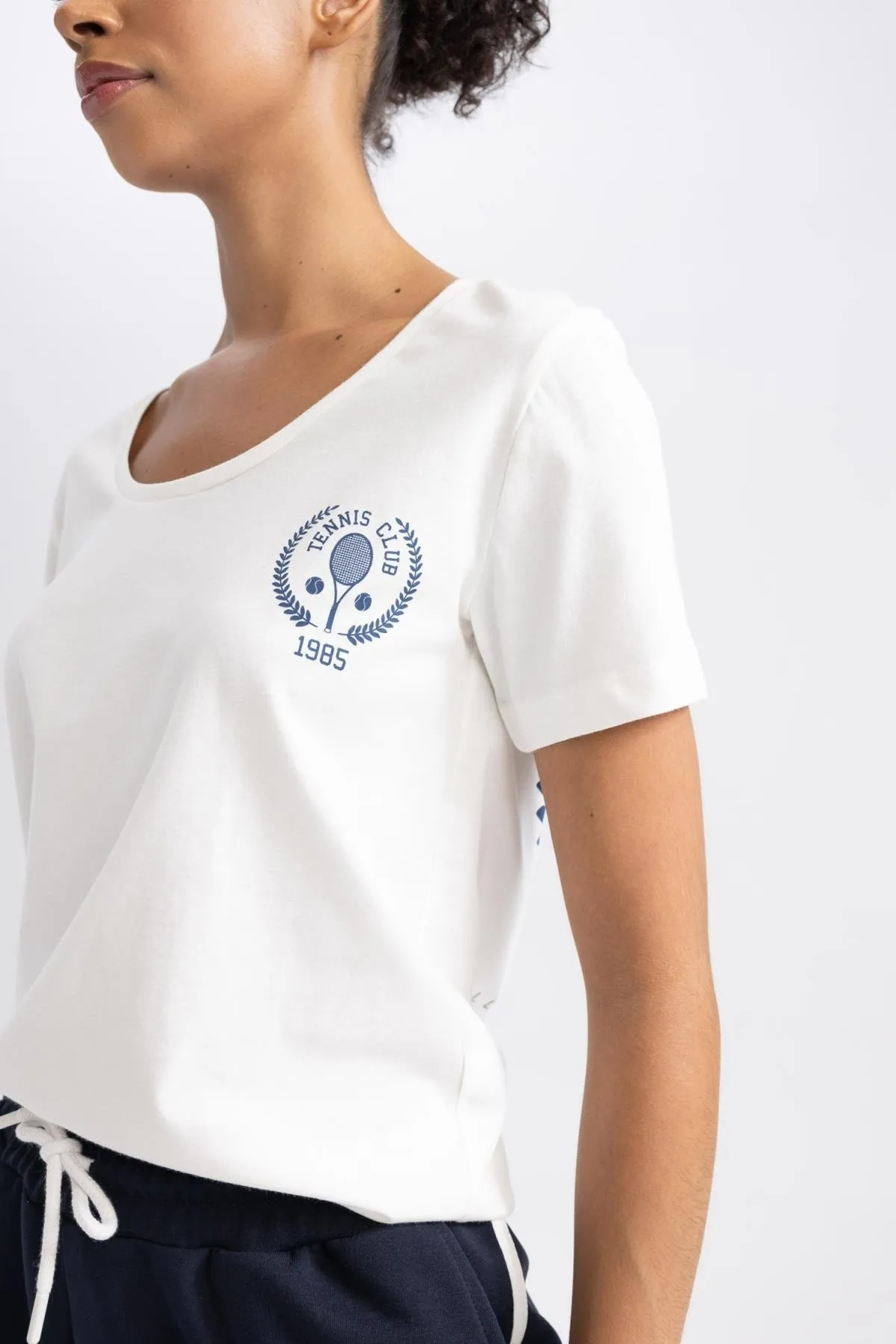 DeFacto  Passform: Oversize-Fit-Sport-Kurzarm-T-Shirt mit Rundhalsausschnitt A7049ax23hs