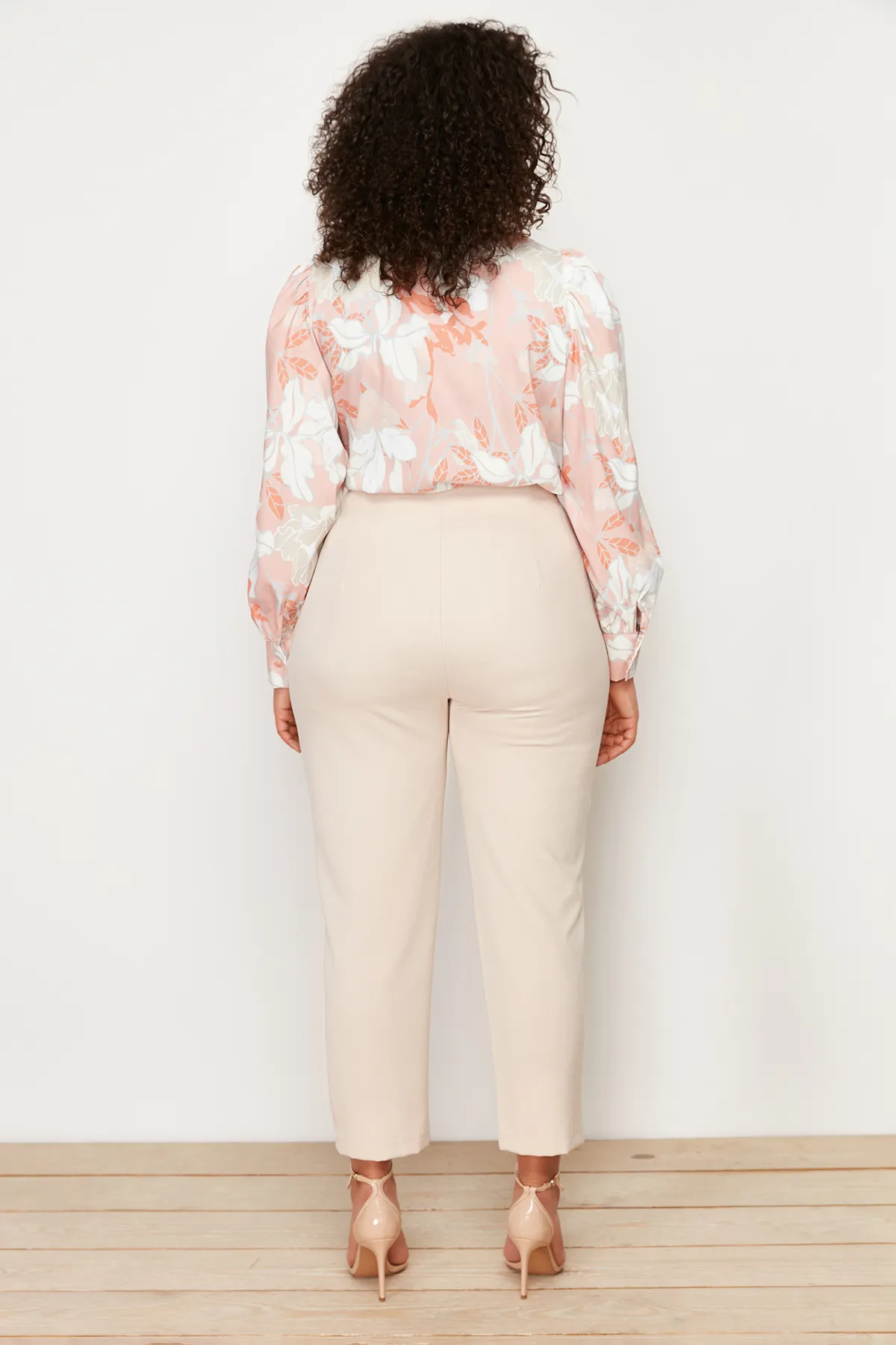 Trendyol Curve  Steingewebte Hose TBBSS24AR00003