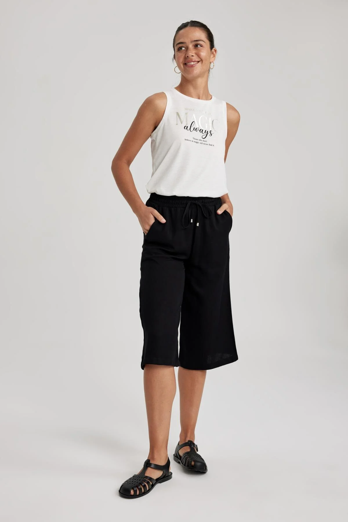 DeFacto  Capri-Crop-Fit-Viskose-Capri mit hoher Taille I6798az23sm