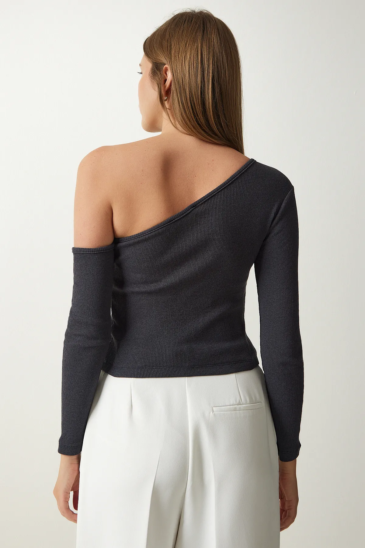 Happiness İstanbul  Anthrazitfarbene, schulterfreie, schnurgebundene Strickbluse für Damen TG00011