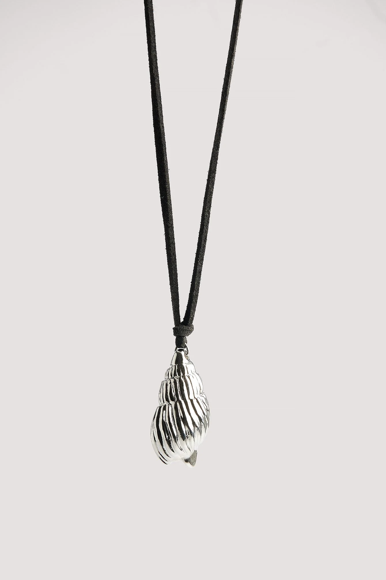 Kette mit Muschelanhänger