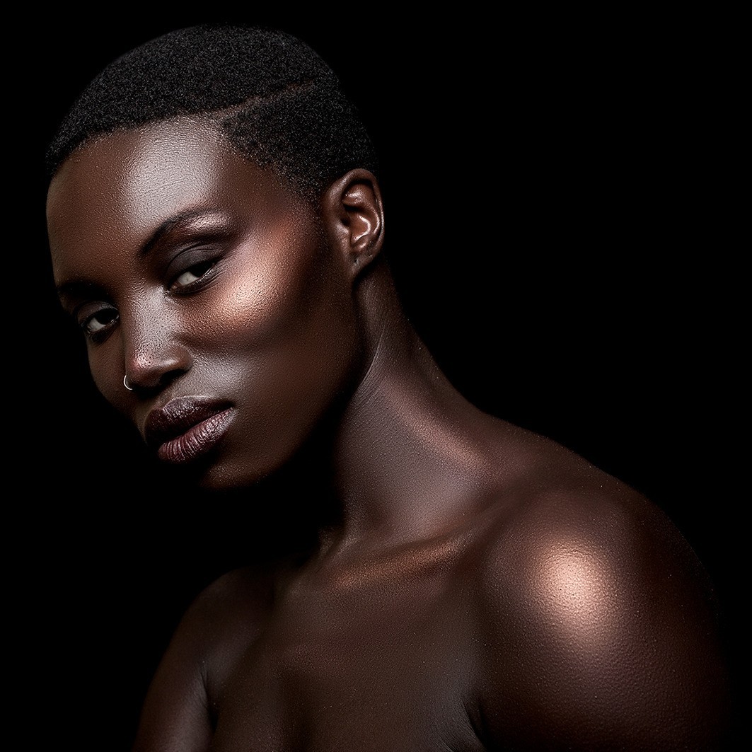Illuminante pressato MAGNETIC™ di Lethal Cosmetics