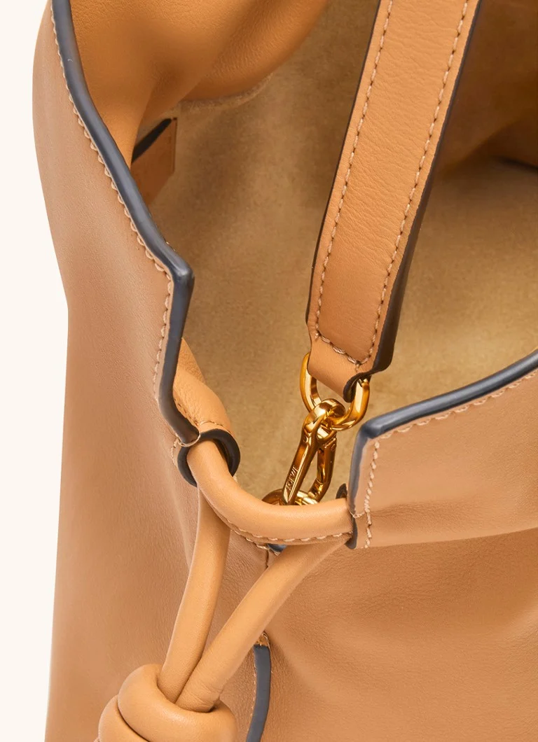 LOEWE Flamenco sajūga soma no teļādas