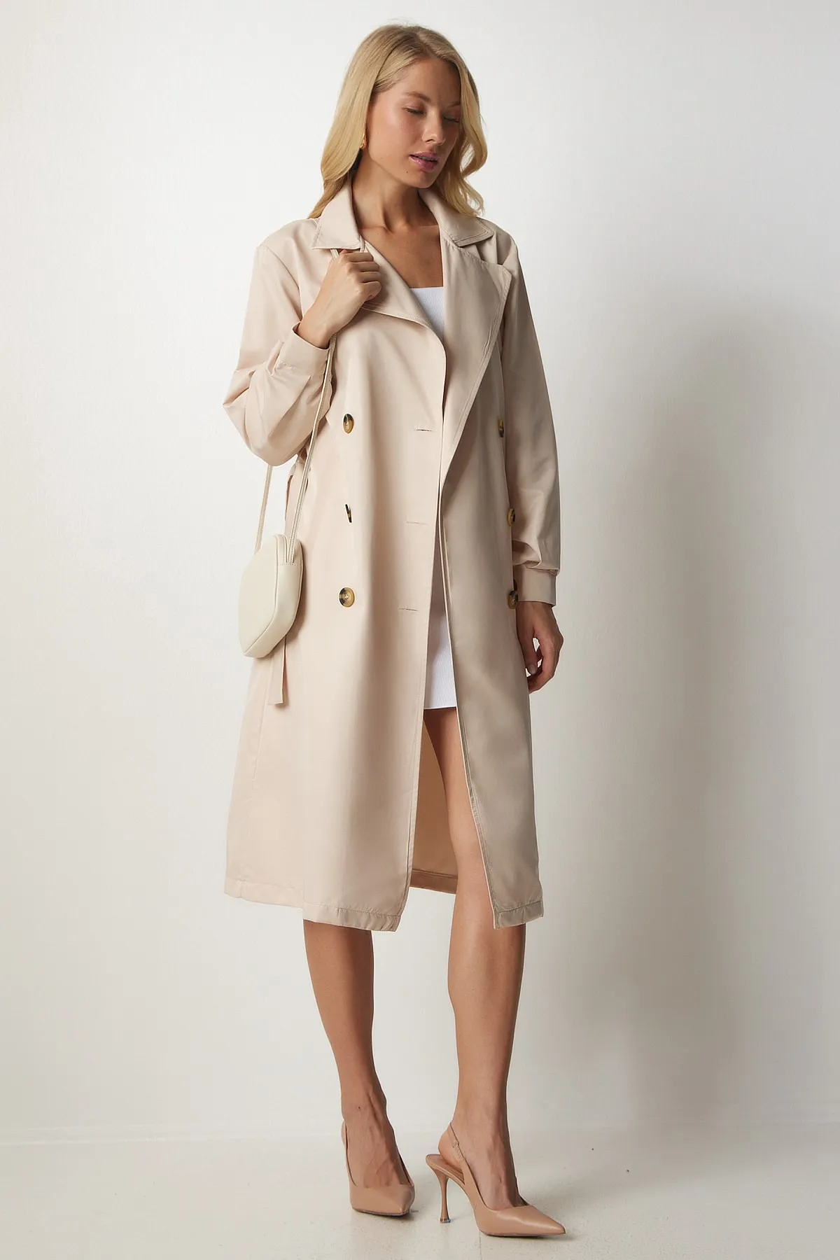 Happiness İstanbul  Cremefarbener saisonaler Trenchcoat mit zweireihigem Kragen für Damen DD01241