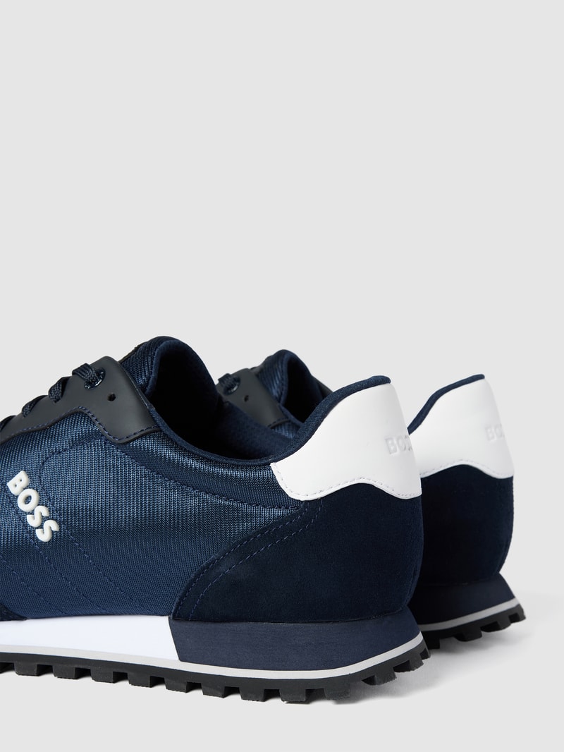 Sneaker mit Kontraststreifen in marineblau