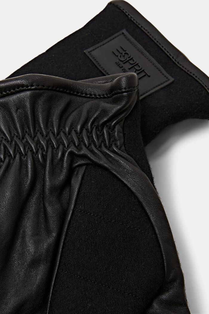 Handschuhe aus Leder und Wolle