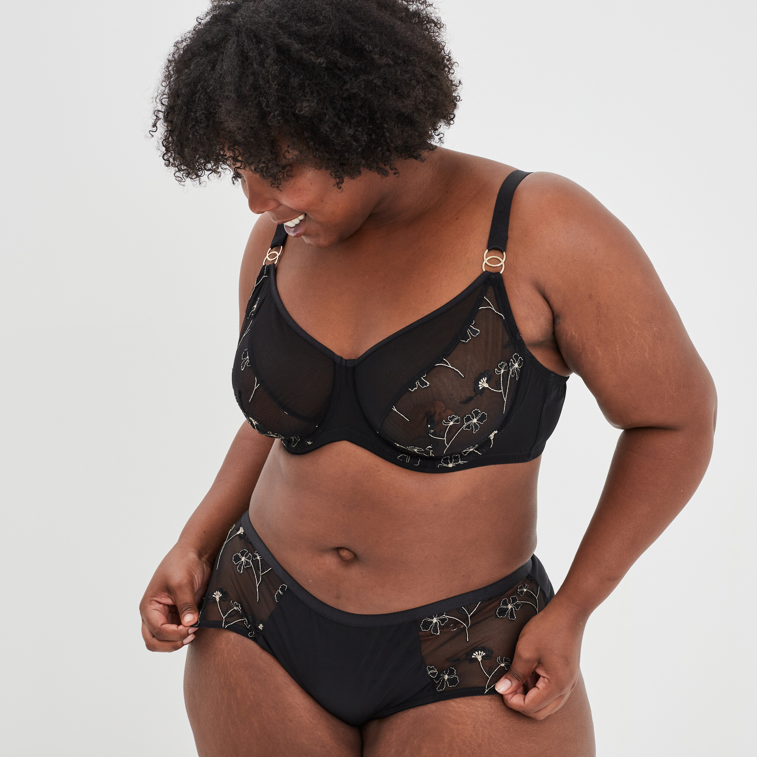 Soutien-gorge emboîtant broderie noir femme grande taille | La Halle