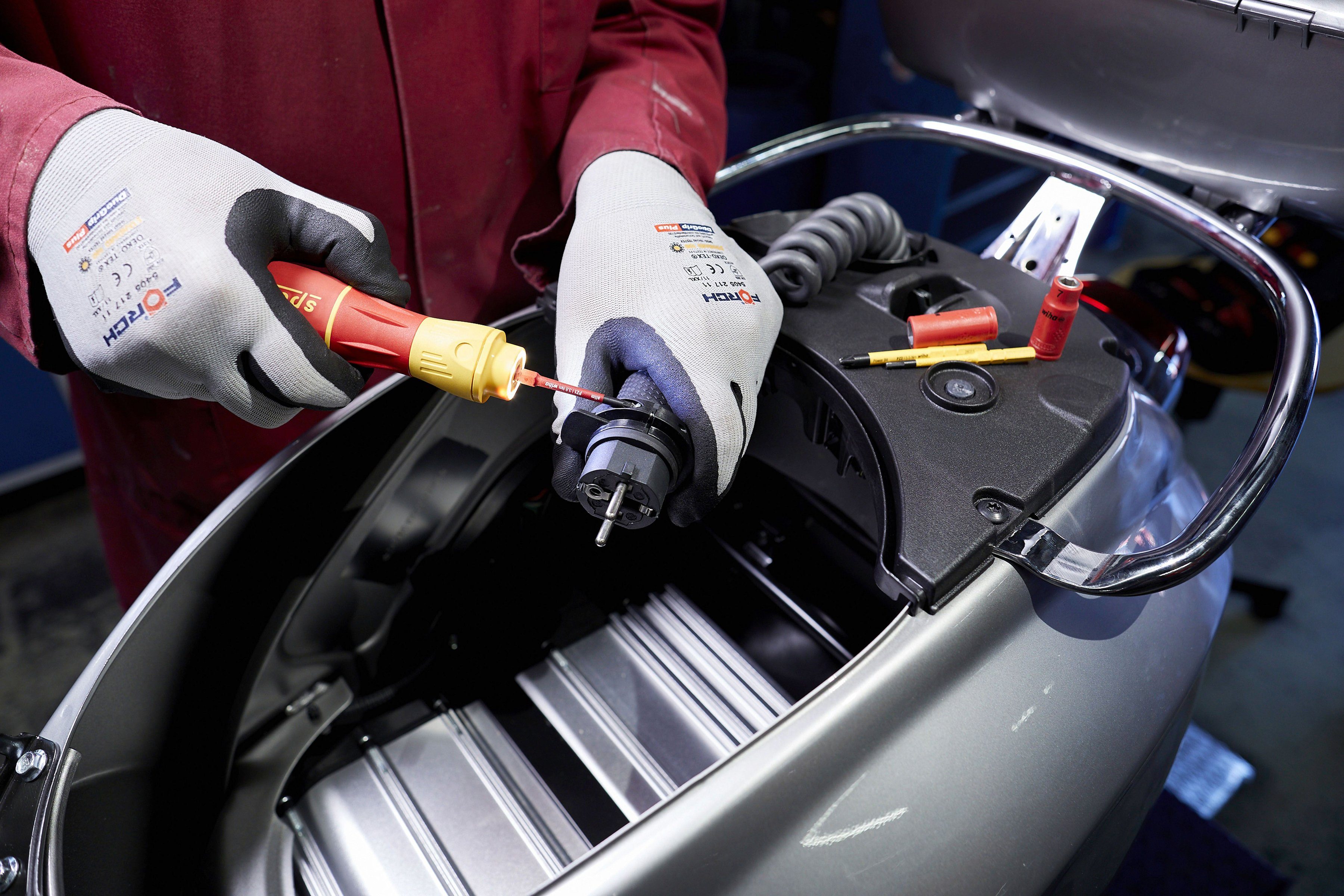 Wiha Schraubendreher E-Schraubendreher speedE® II electric (44318), (Set), 7-tlg. mit slimBits, Batterien und USB-Ladegerät in L-Boxx Mini