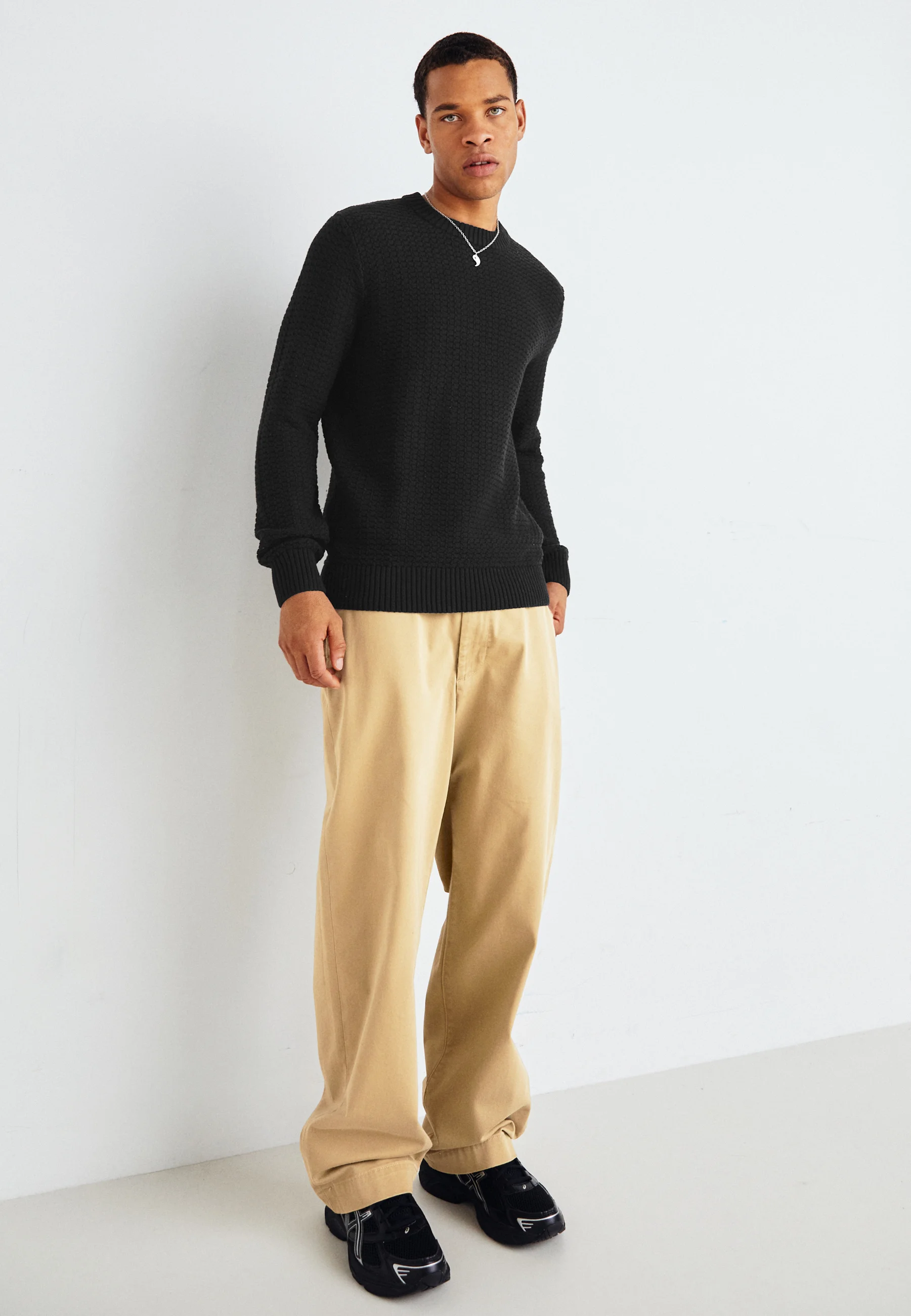 Suéter de cuello redondo con estructura SLHTHIM de Selected Homme